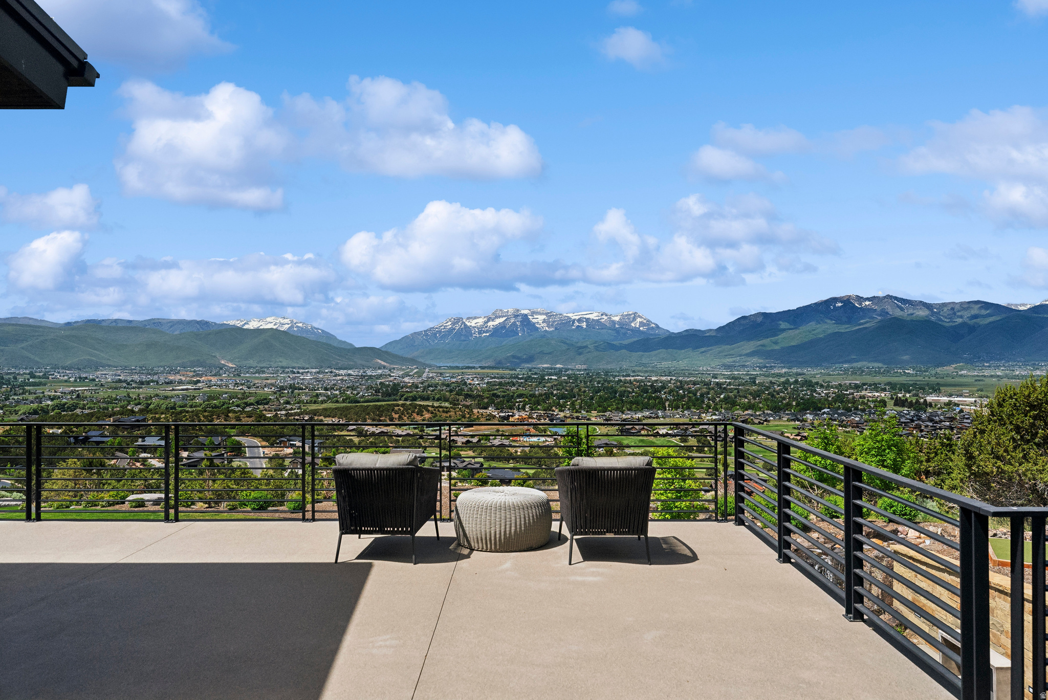 RED LEDGES - Residential