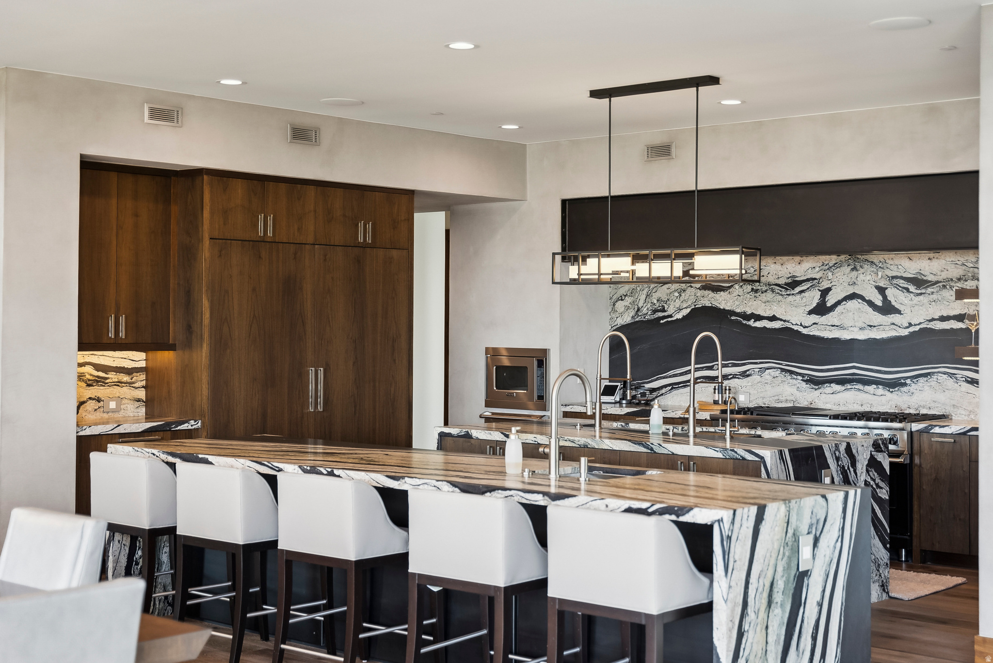 RED LEDGES - Residential