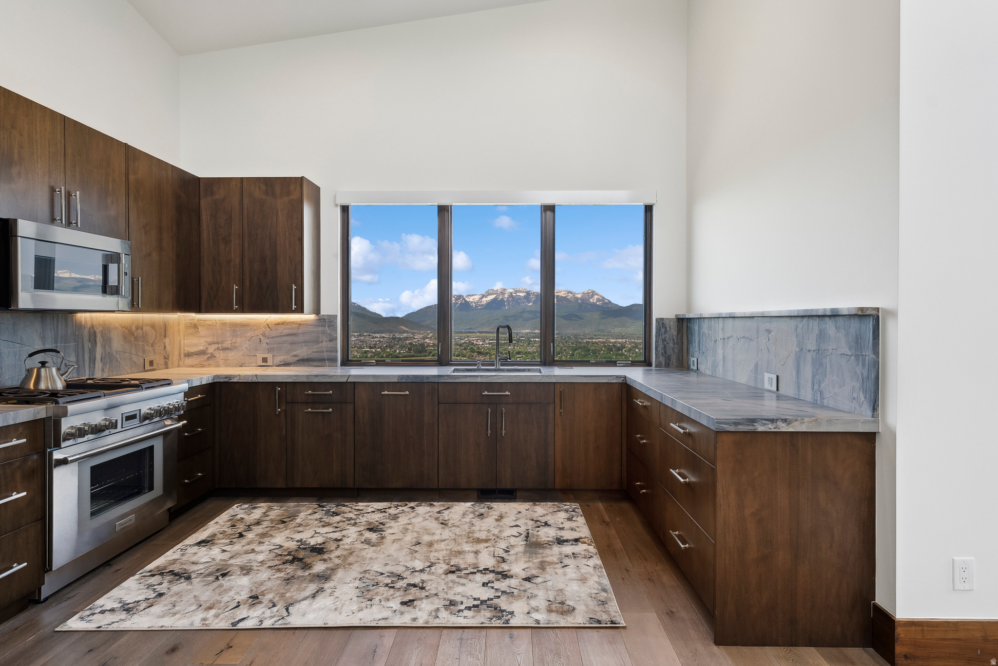 RED LEDGES - Residential