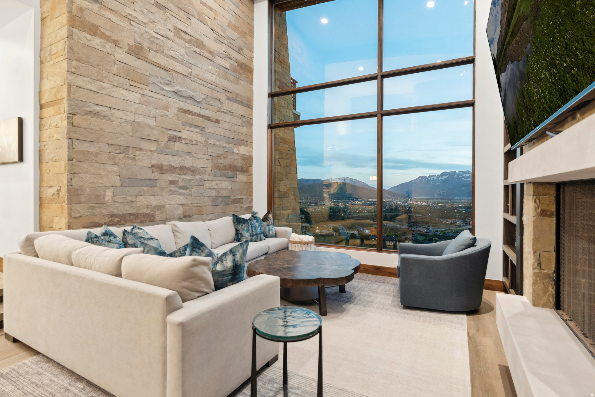 RED LEDGES - Residential