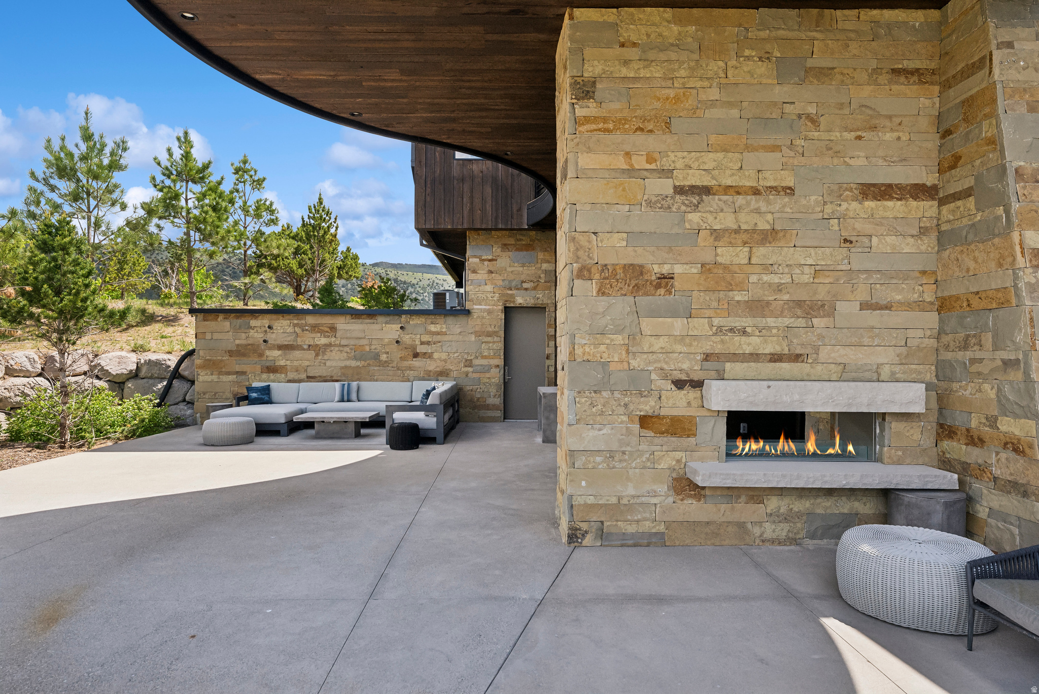 RED LEDGES - Residential