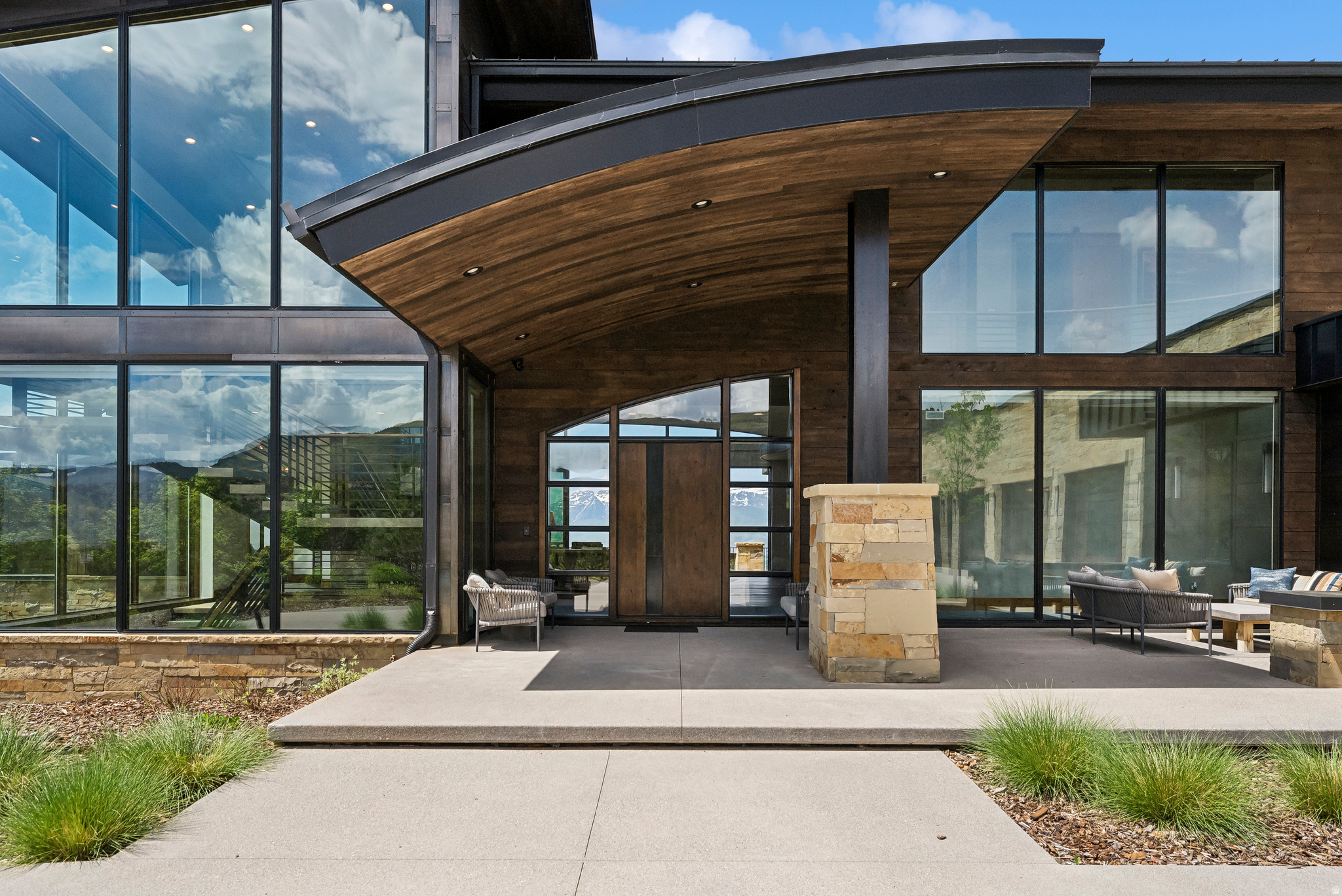 RED LEDGES - Residential