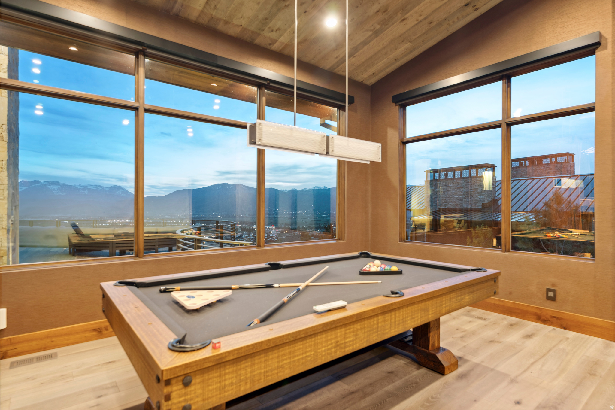 RED LEDGES - Residential