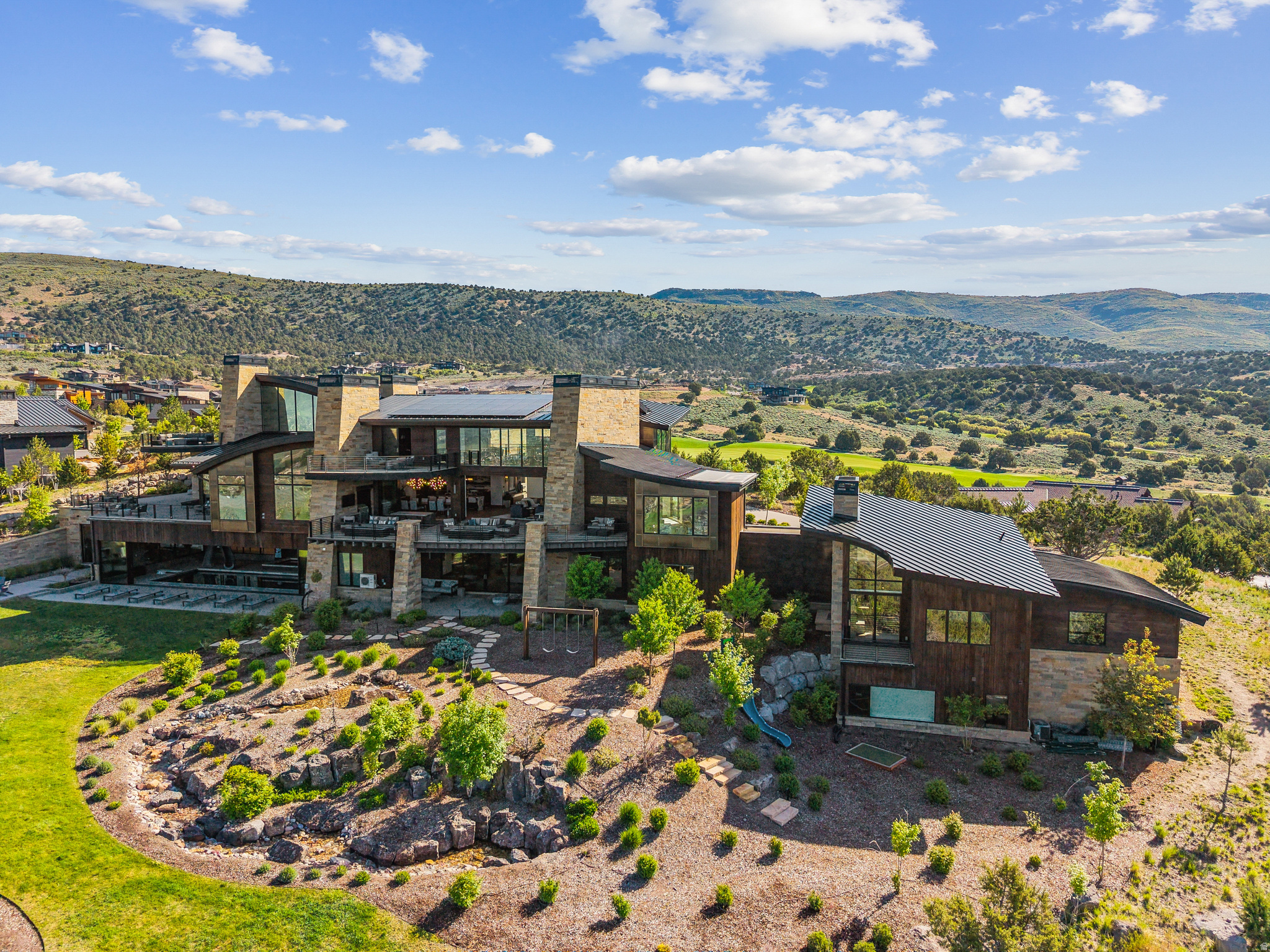 RED LEDGES - Residential