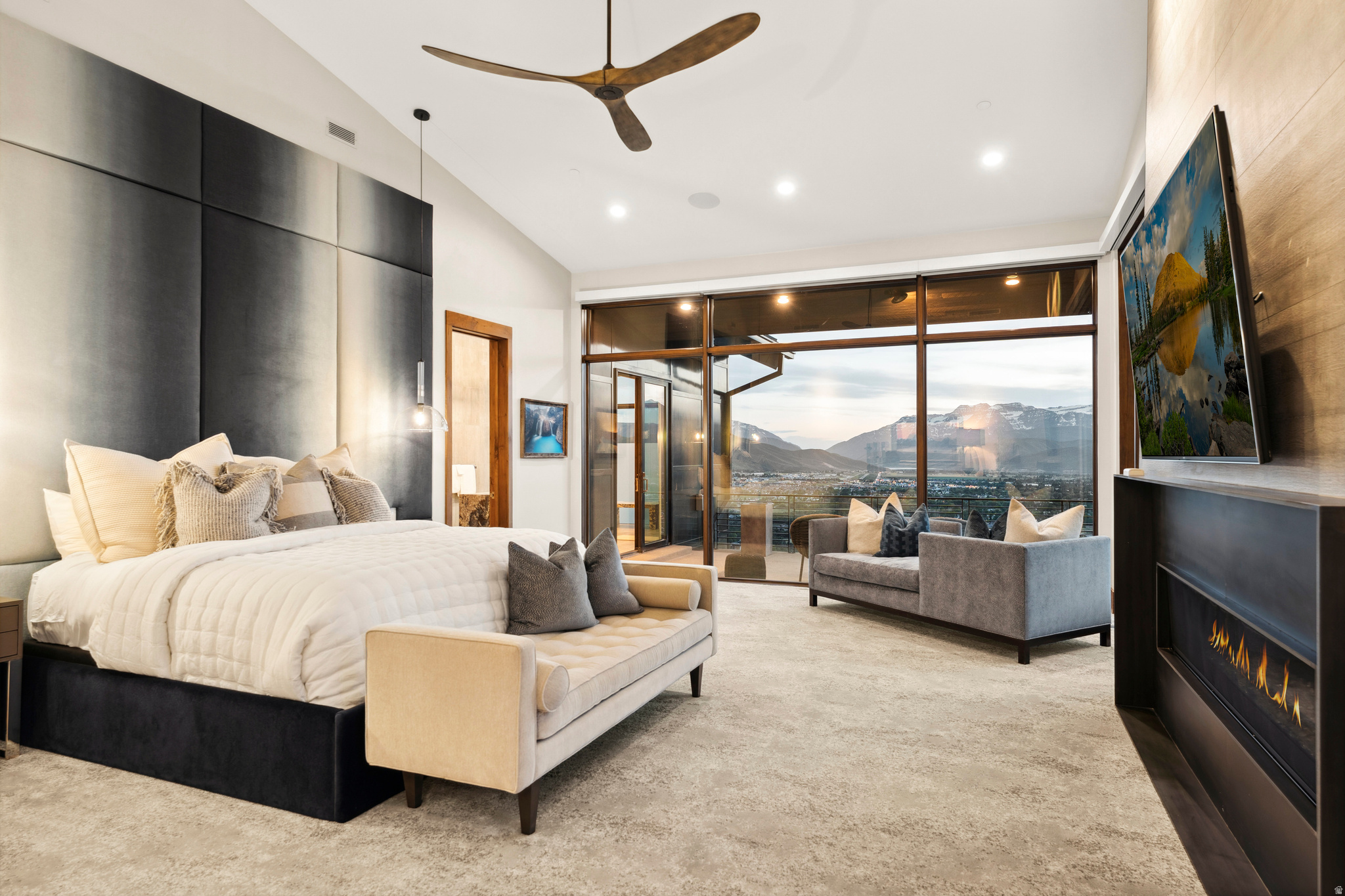 RED LEDGES - Residential