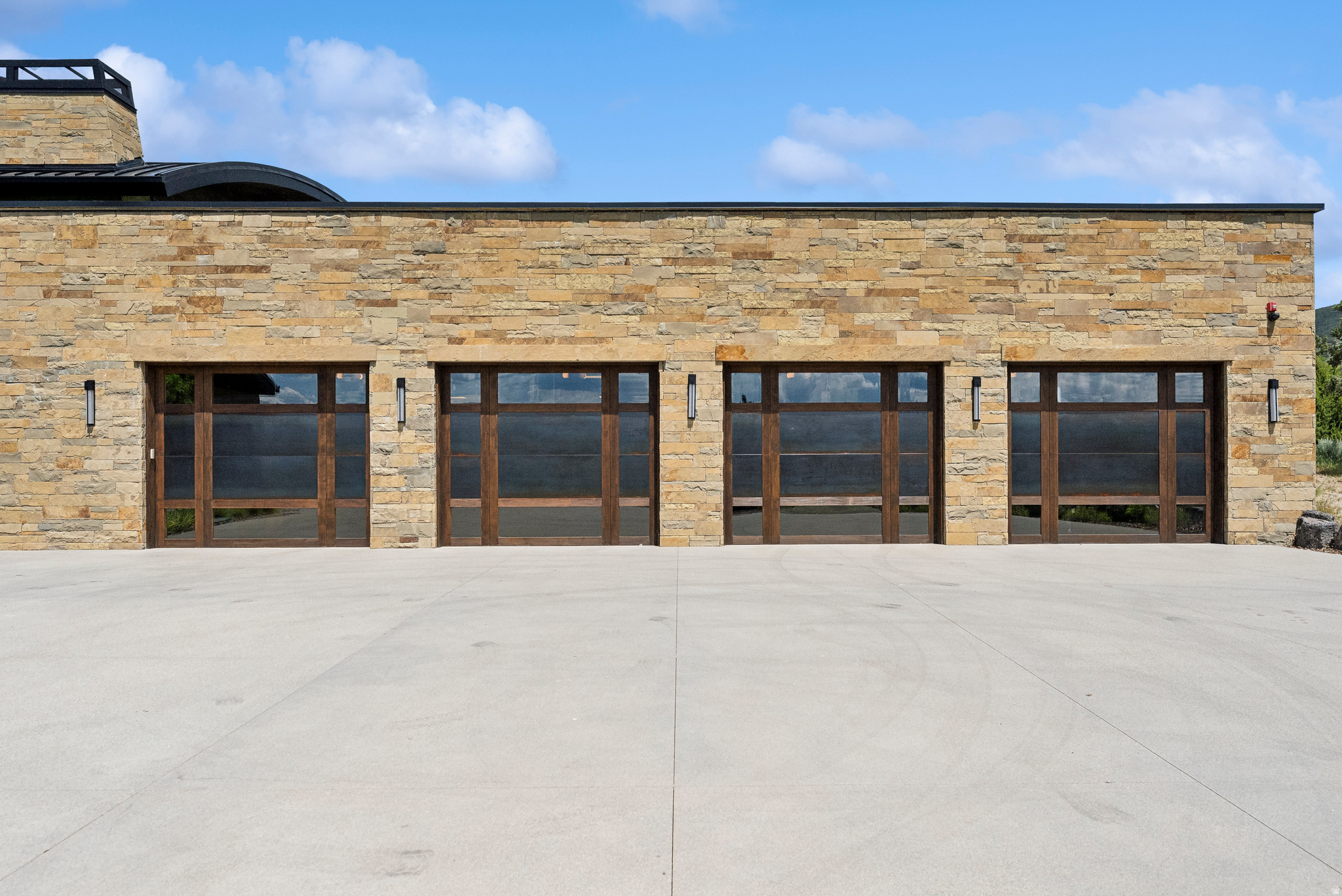 RED LEDGES - Residential