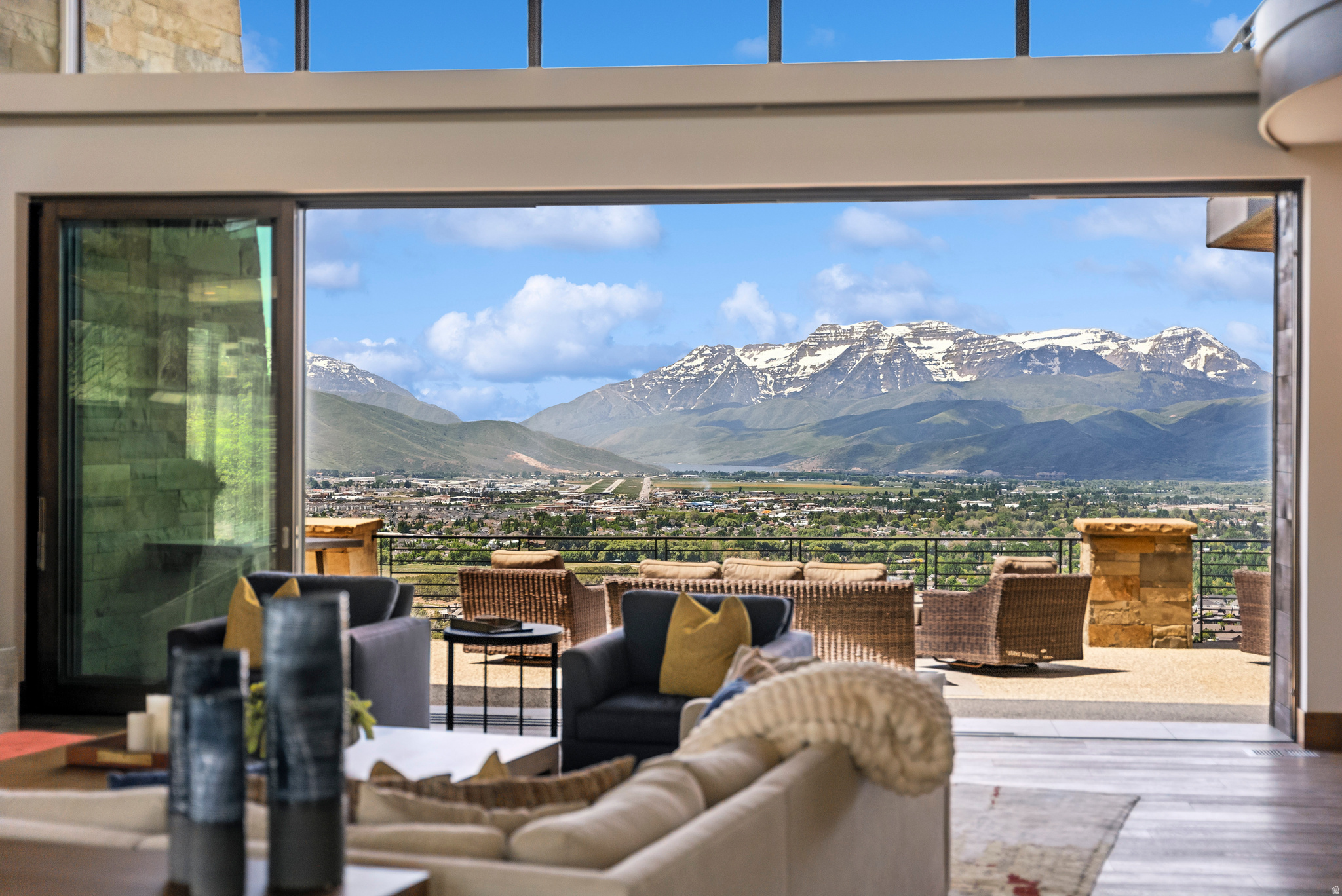 RED LEDGES - Residential