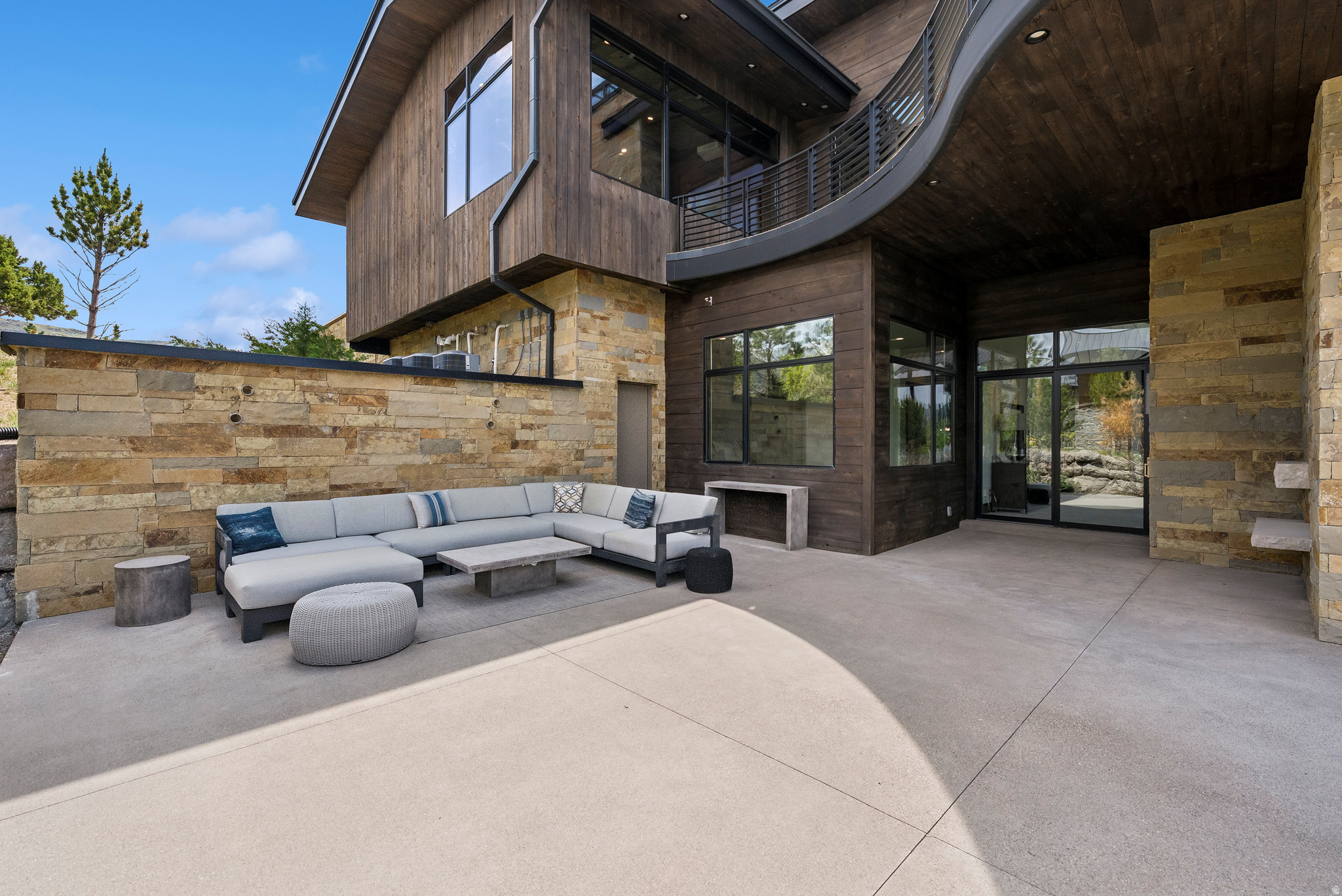 RED LEDGES - Residential