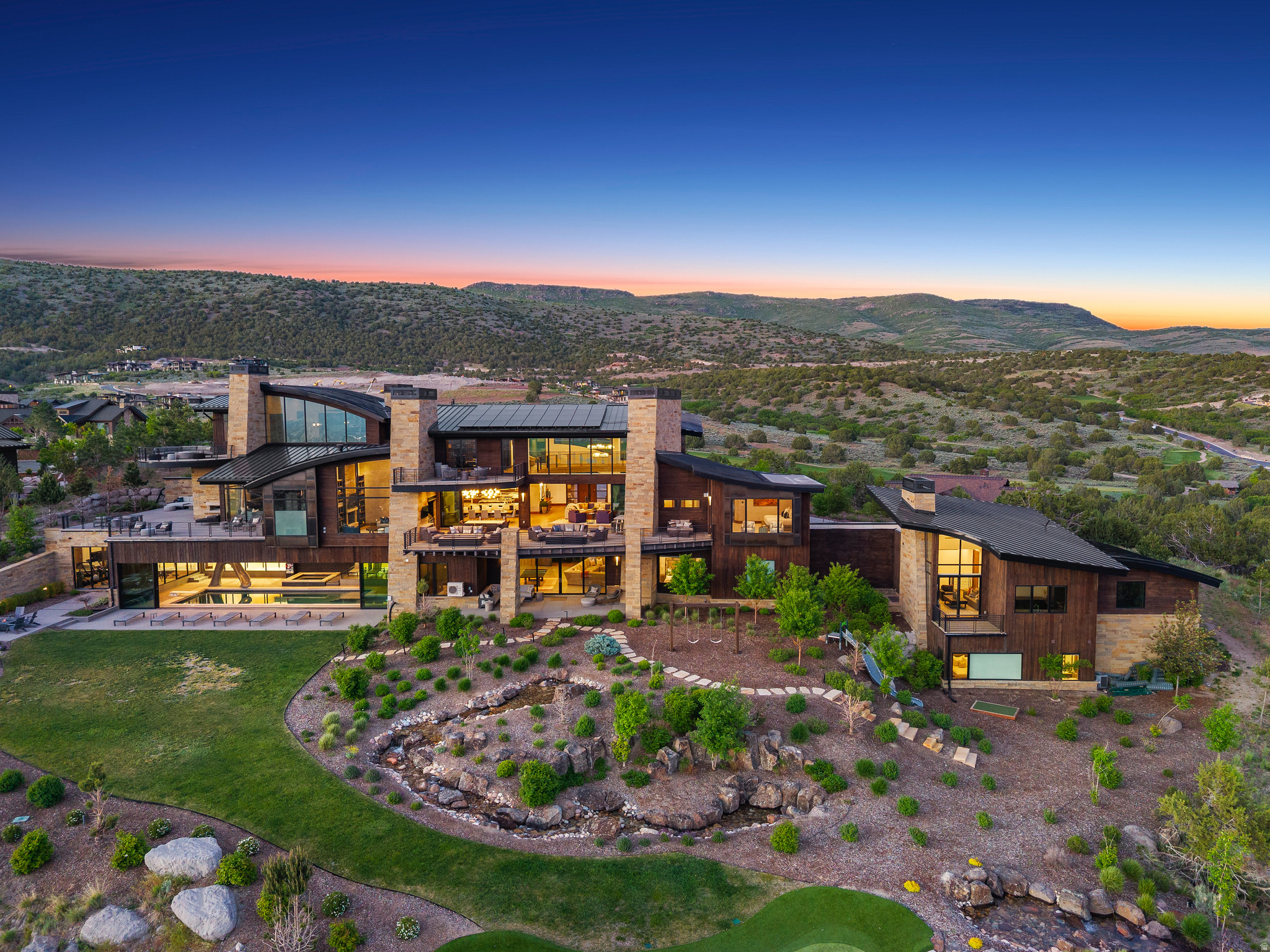 RED LEDGES - Residential