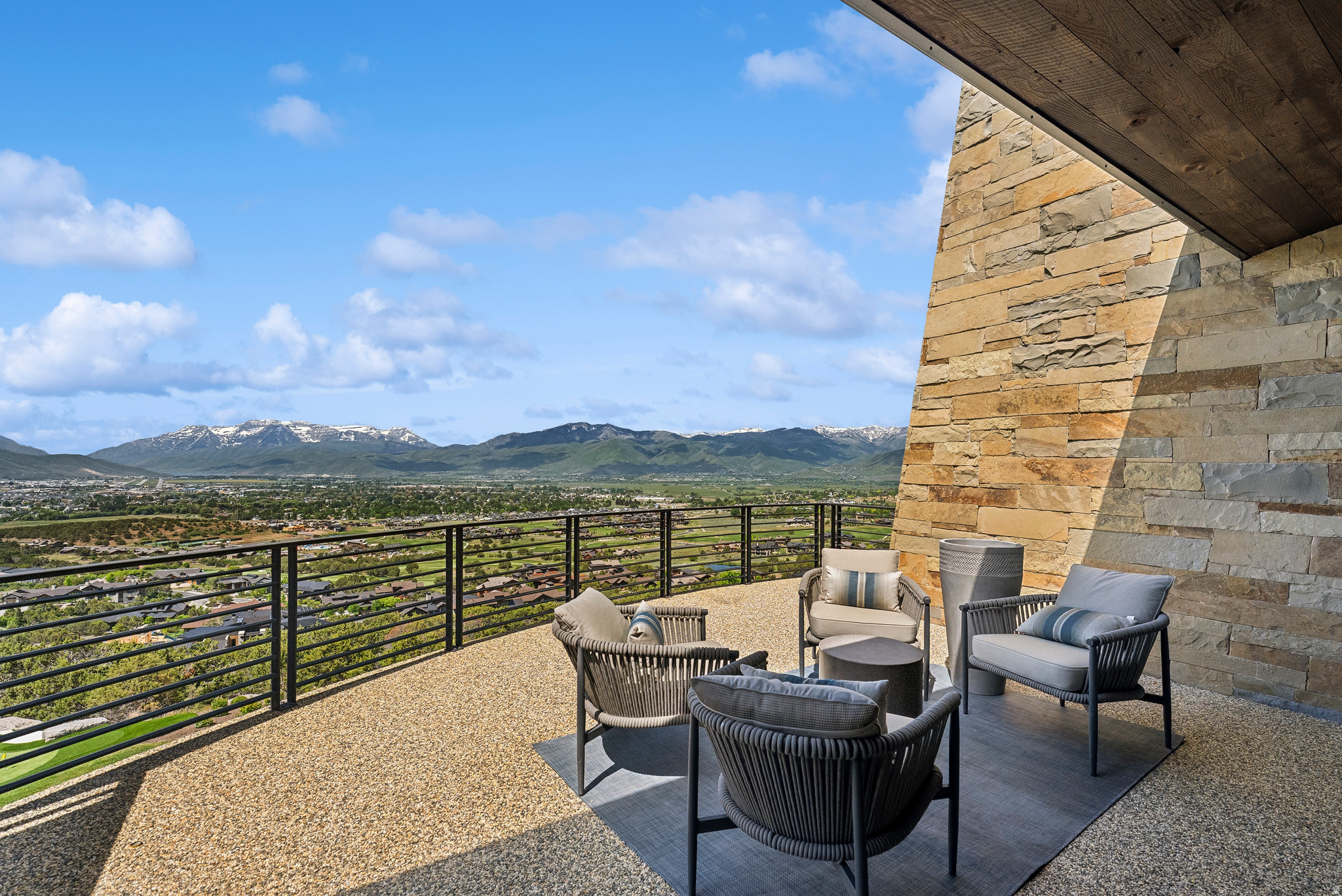 RED LEDGES - Residential