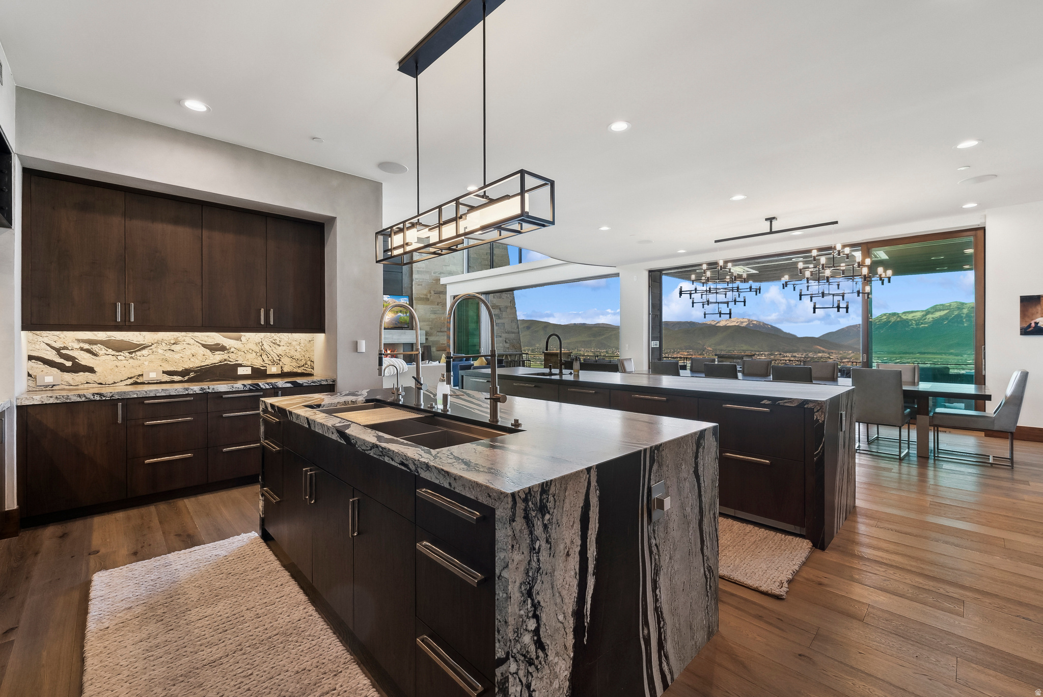 RED LEDGES - Residential