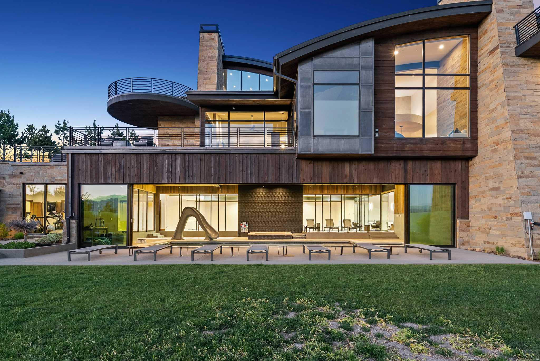 RED LEDGES - Residential