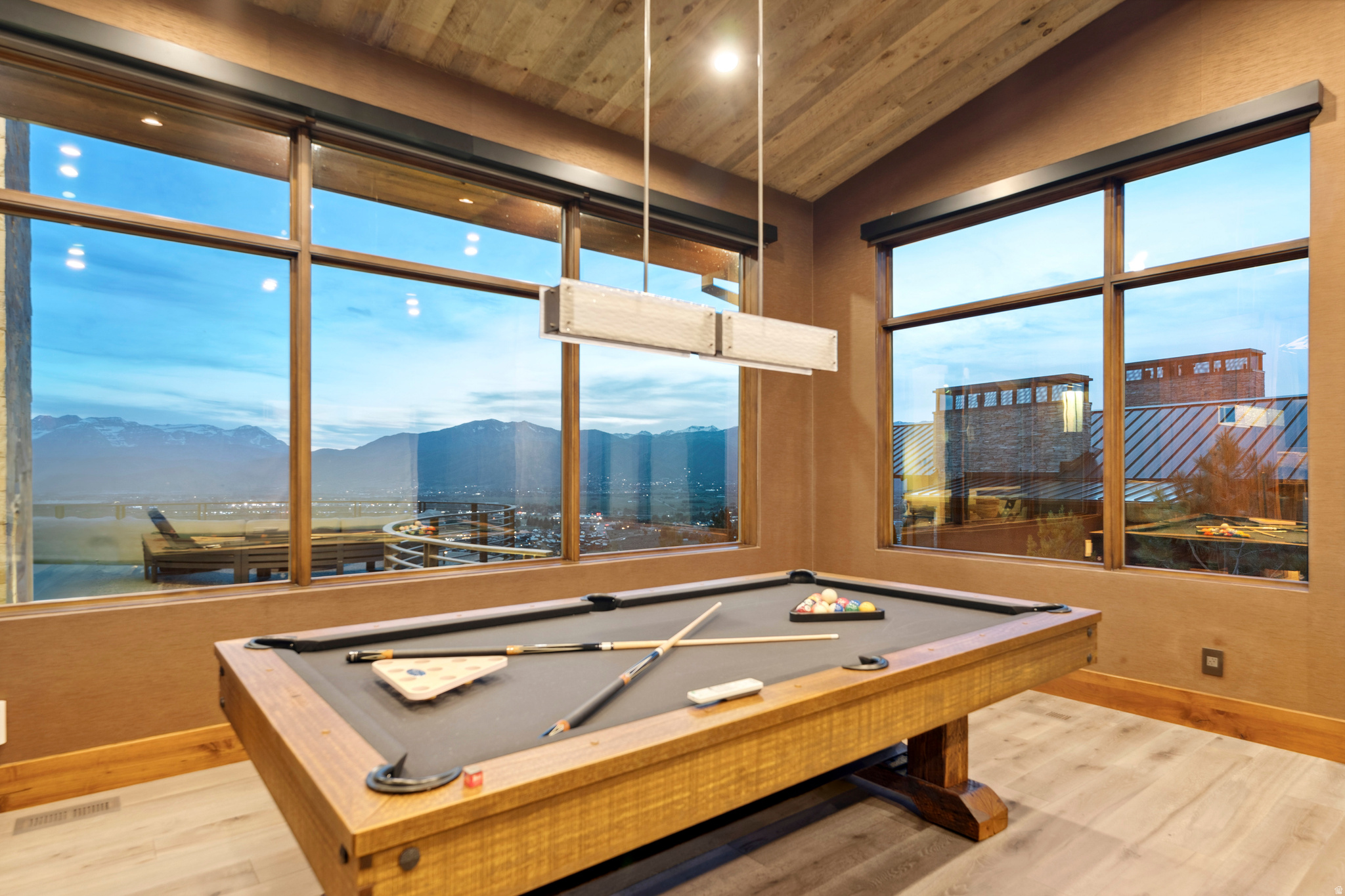 RED LEDGES - Residential