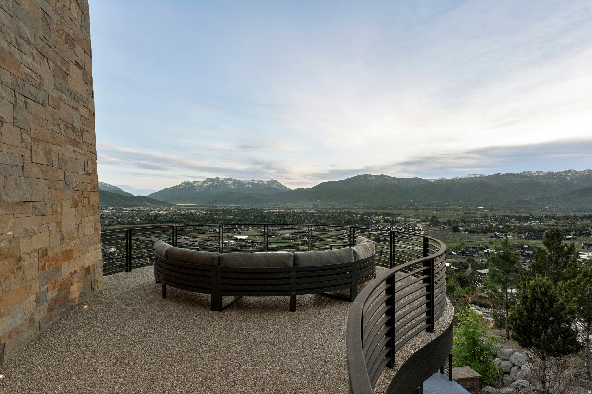 RED LEDGES - Residential