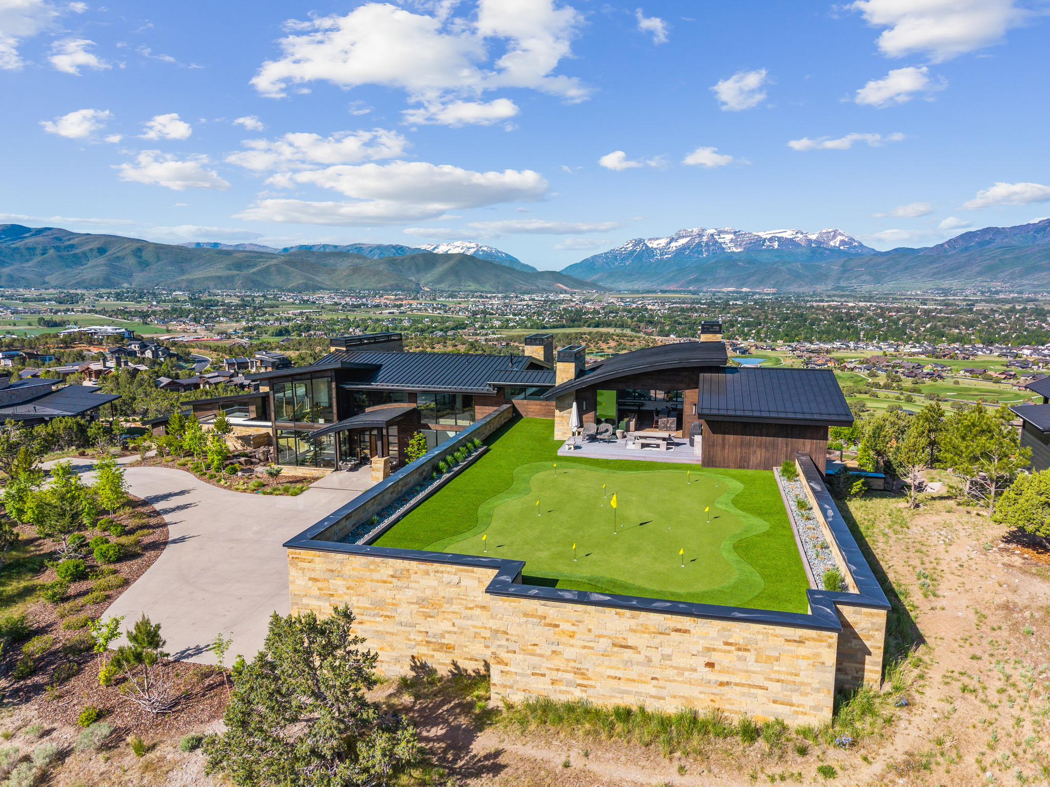 RED LEDGES - Residential
