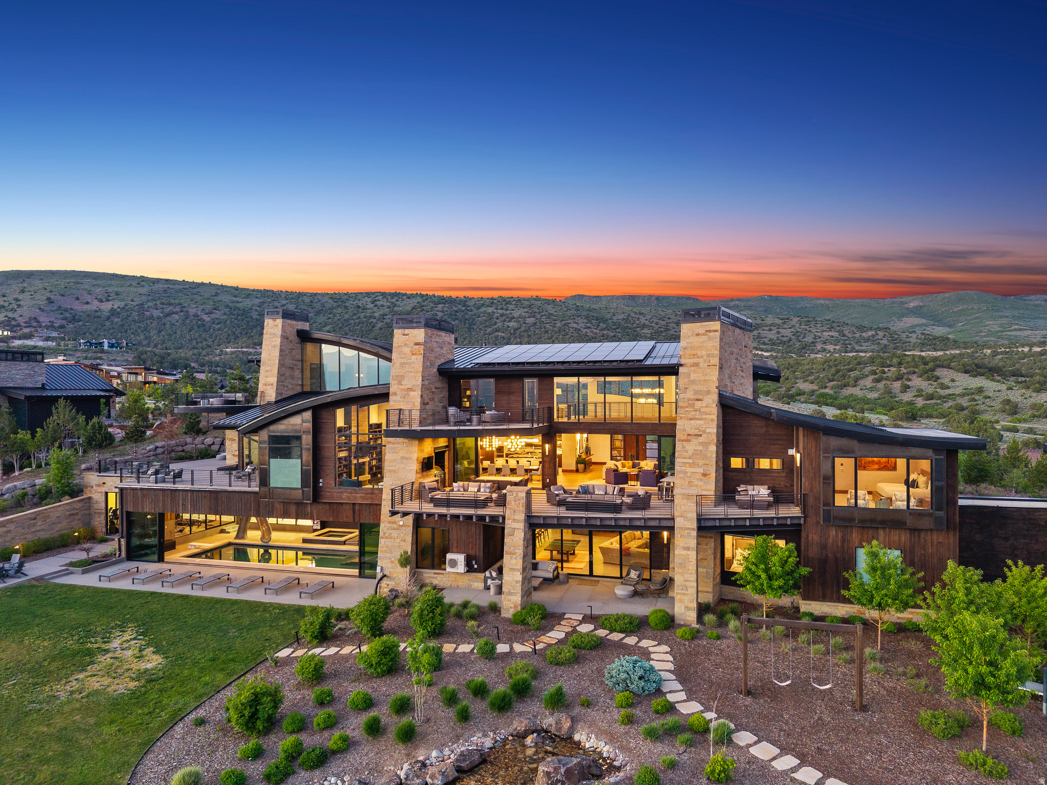 RED LEDGES - Residential