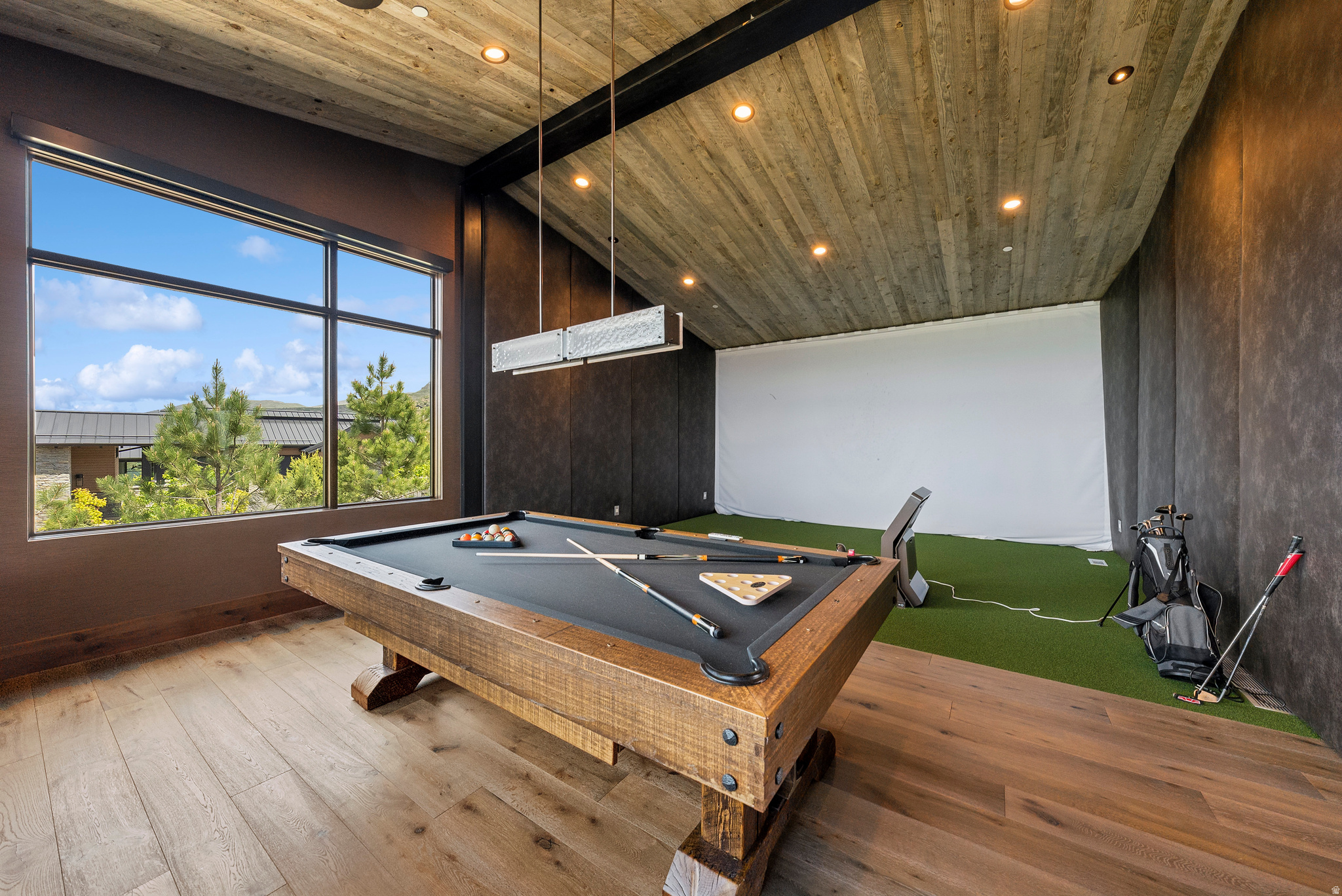 RED LEDGES - Residential