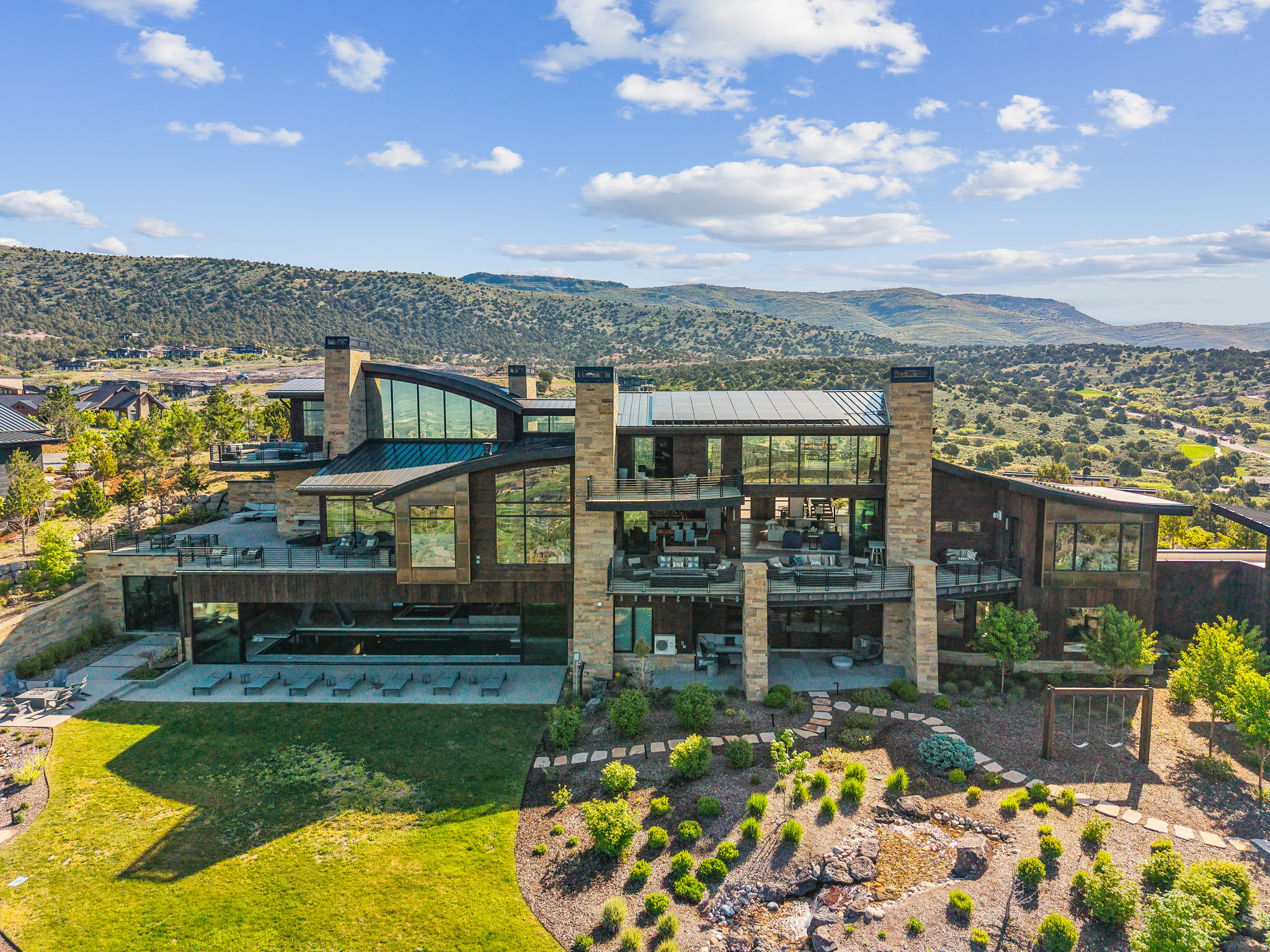 RED LEDGES - Residential
