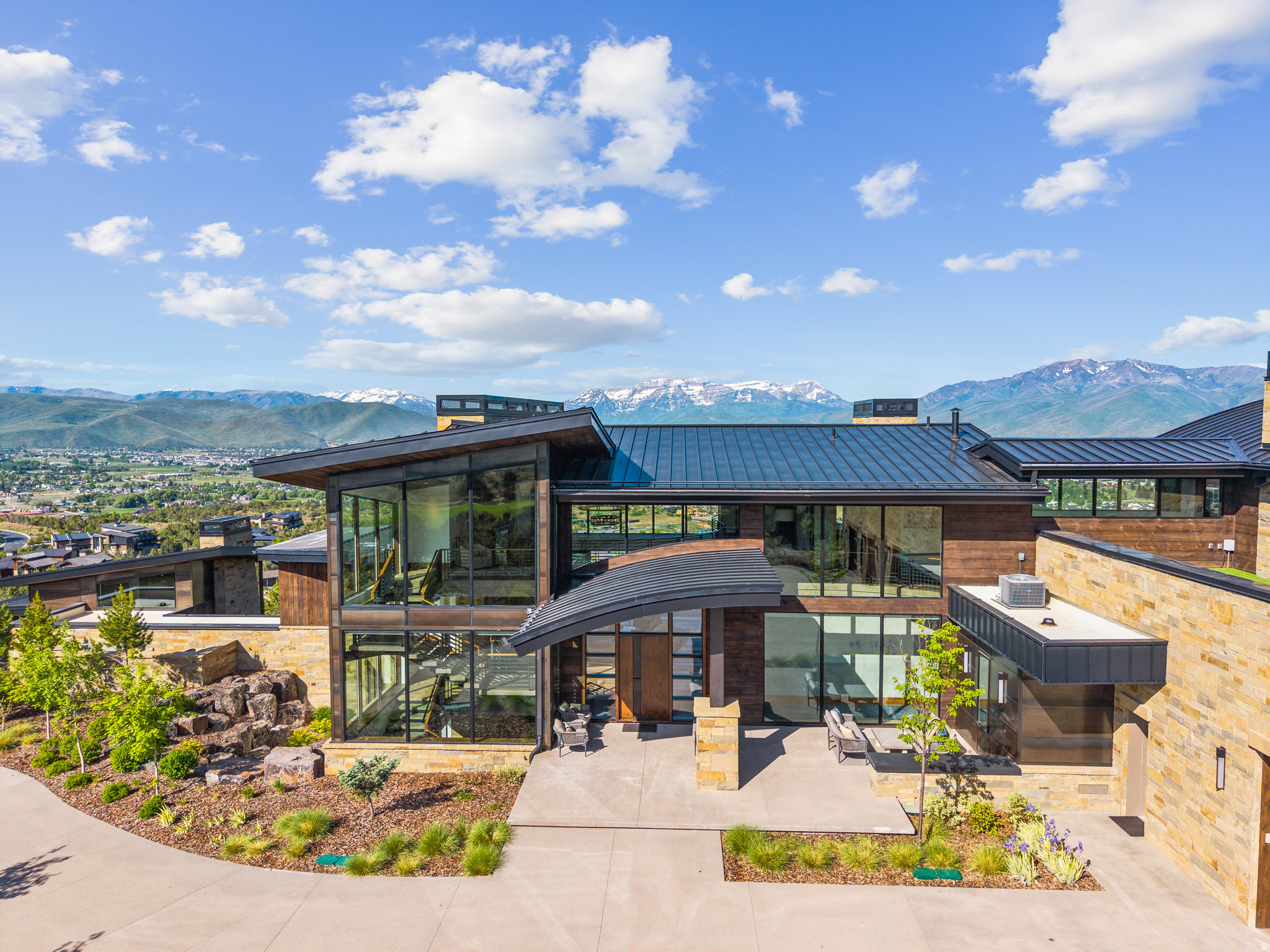 RED LEDGES - Residential