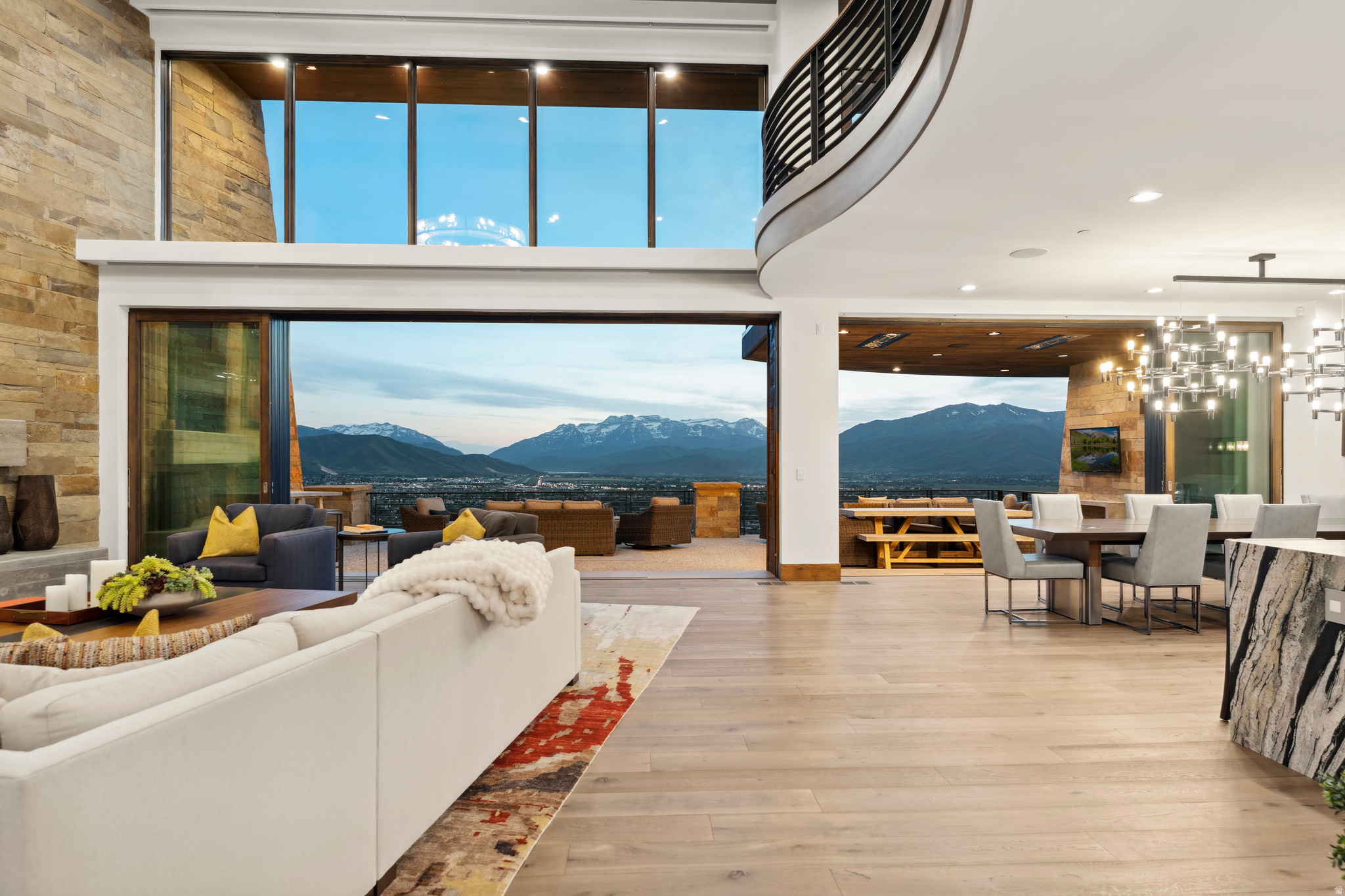 RED LEDGES - Residential