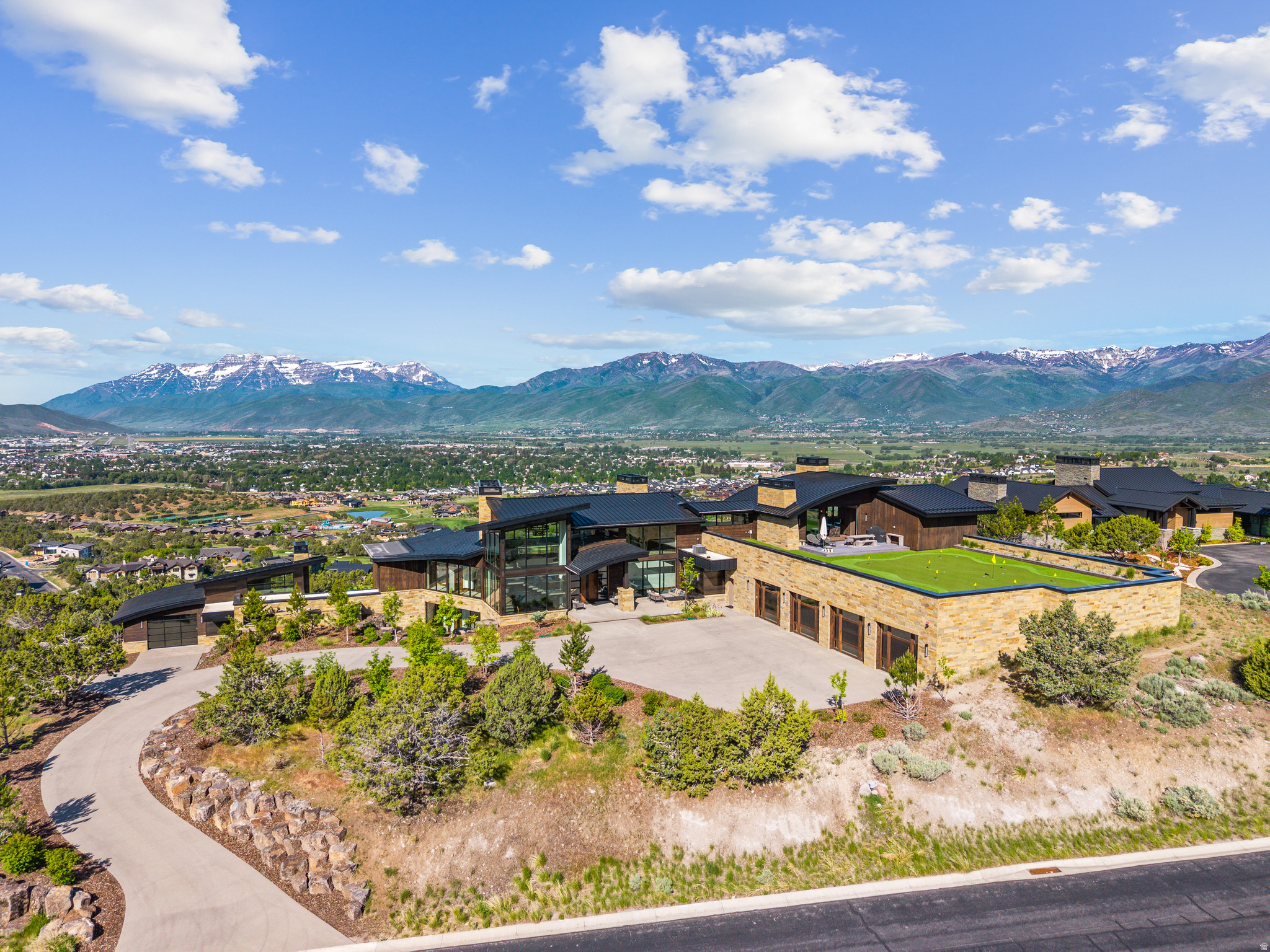 RED LEDGES - Residential