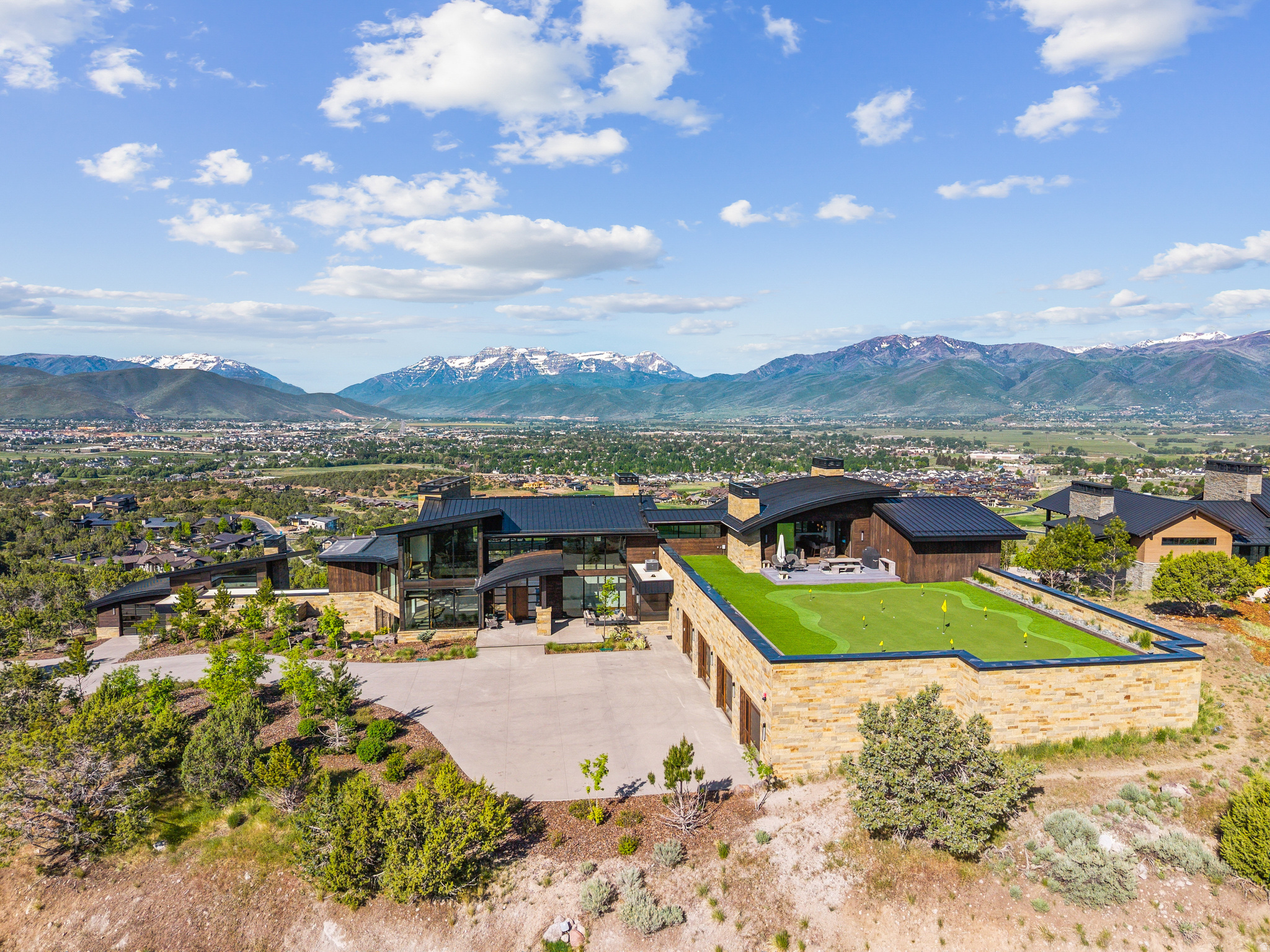 RED LEDGES - Residential