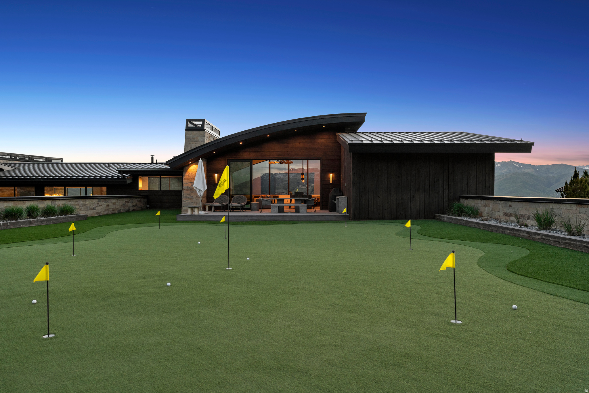 RED LEDGES - Residential