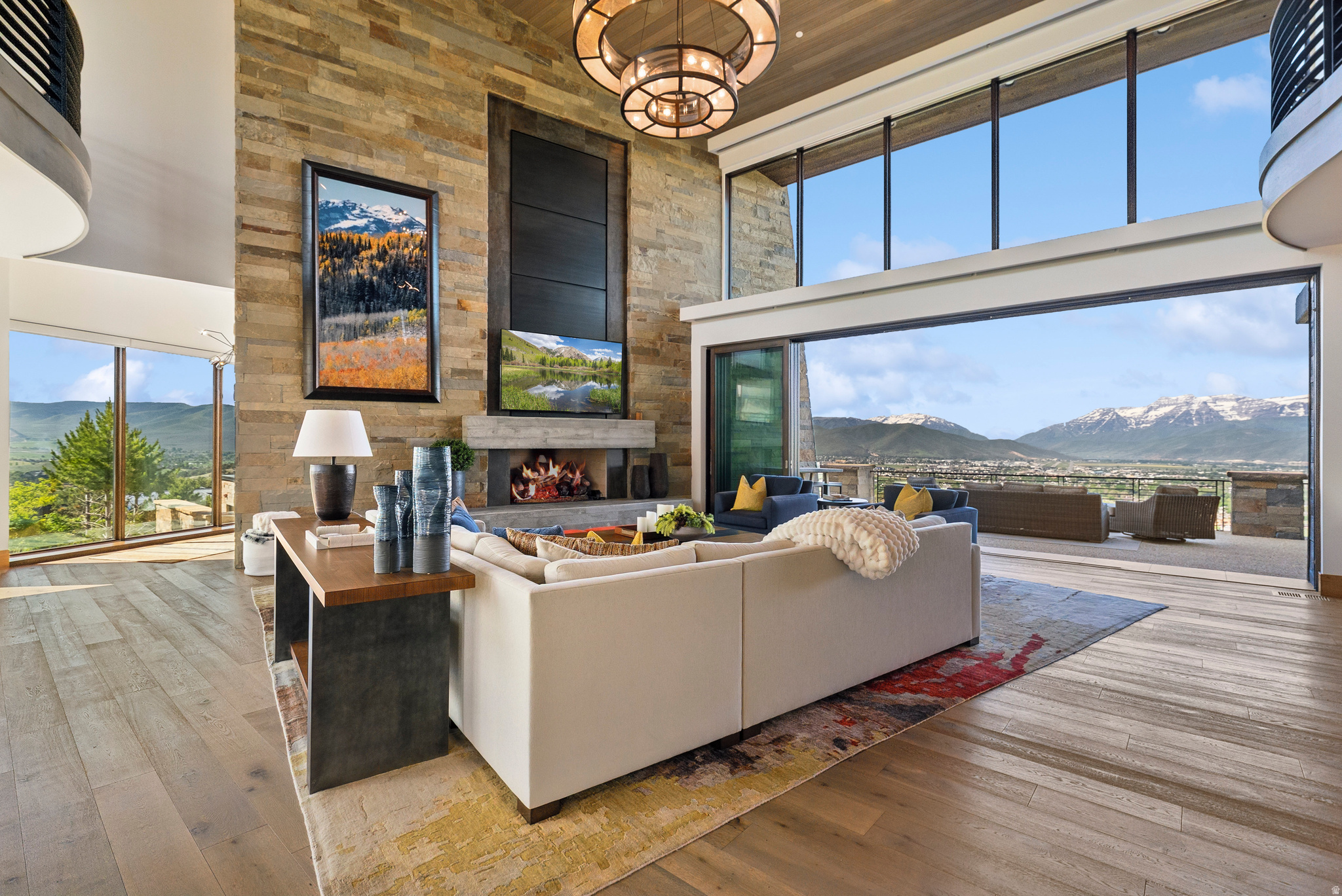 RED LEDGES - Residential