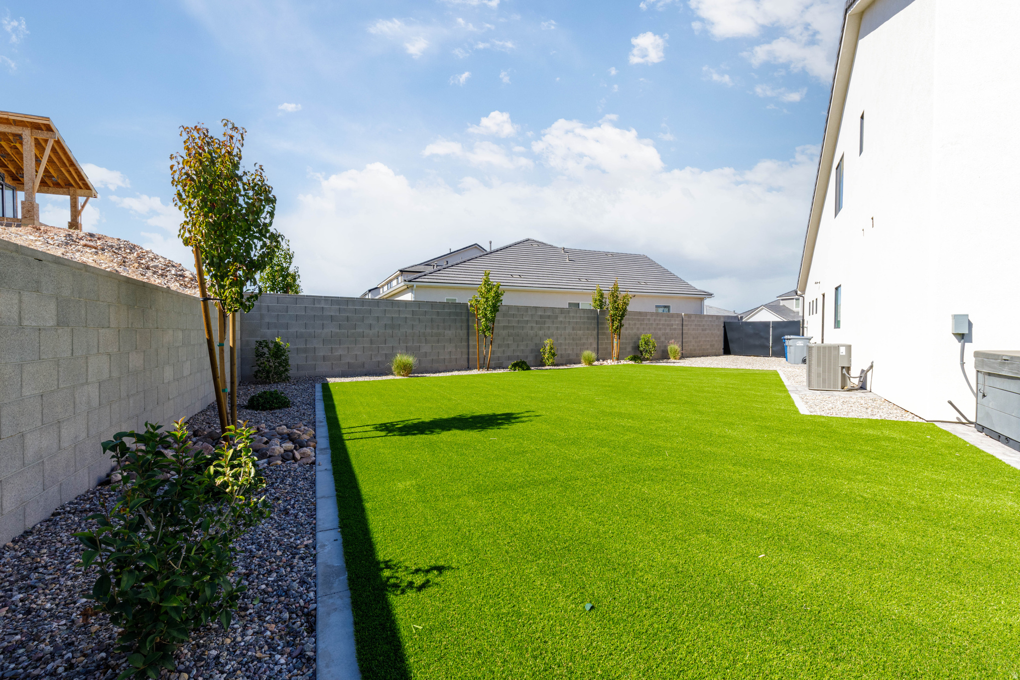 DESERT HORIZON 2 - Residential