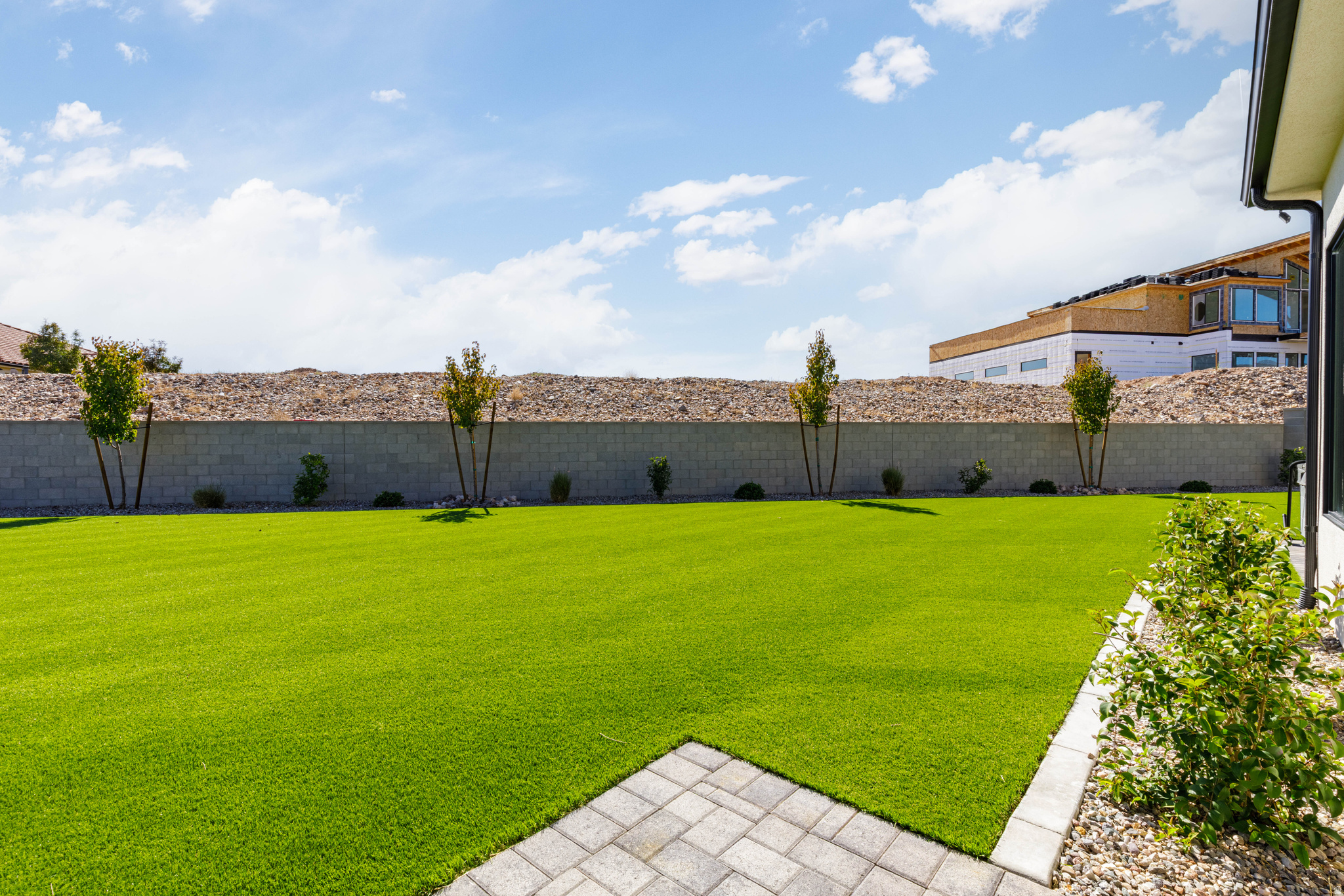 DESERT HORIZON 2 - Residential