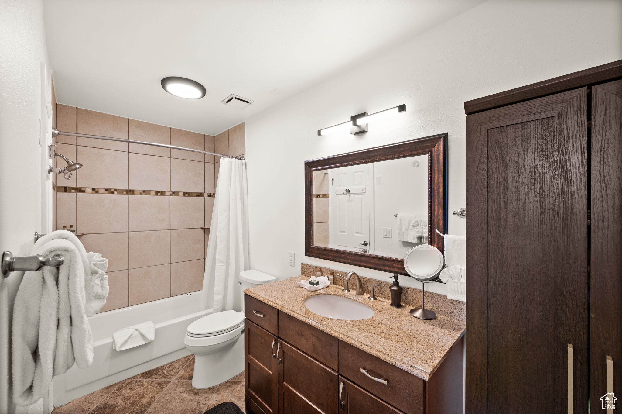 MEADOW WILD TOWNHOUSE - Residential