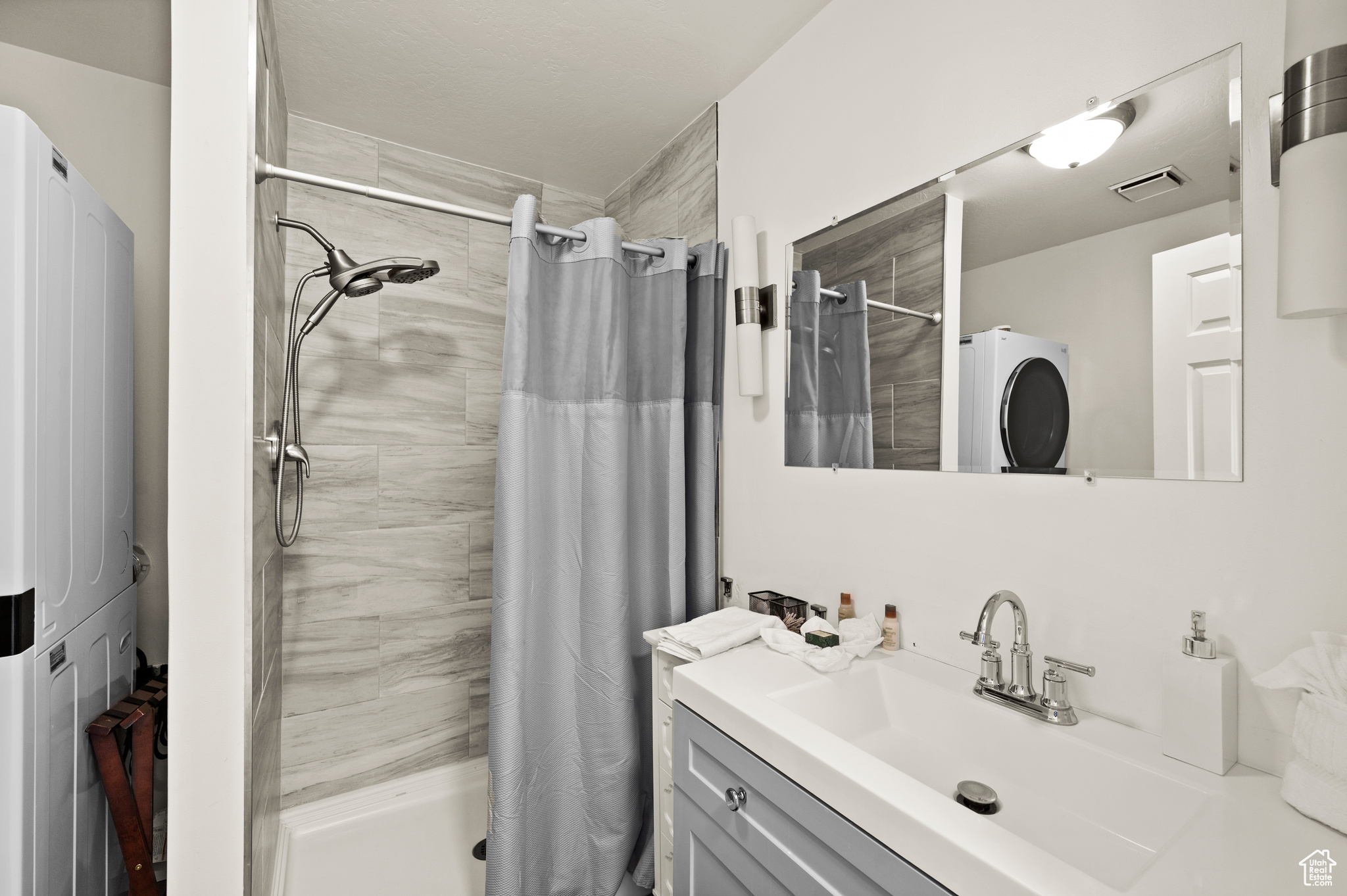 MEADOW WILD TOWNHOUSE - Residential