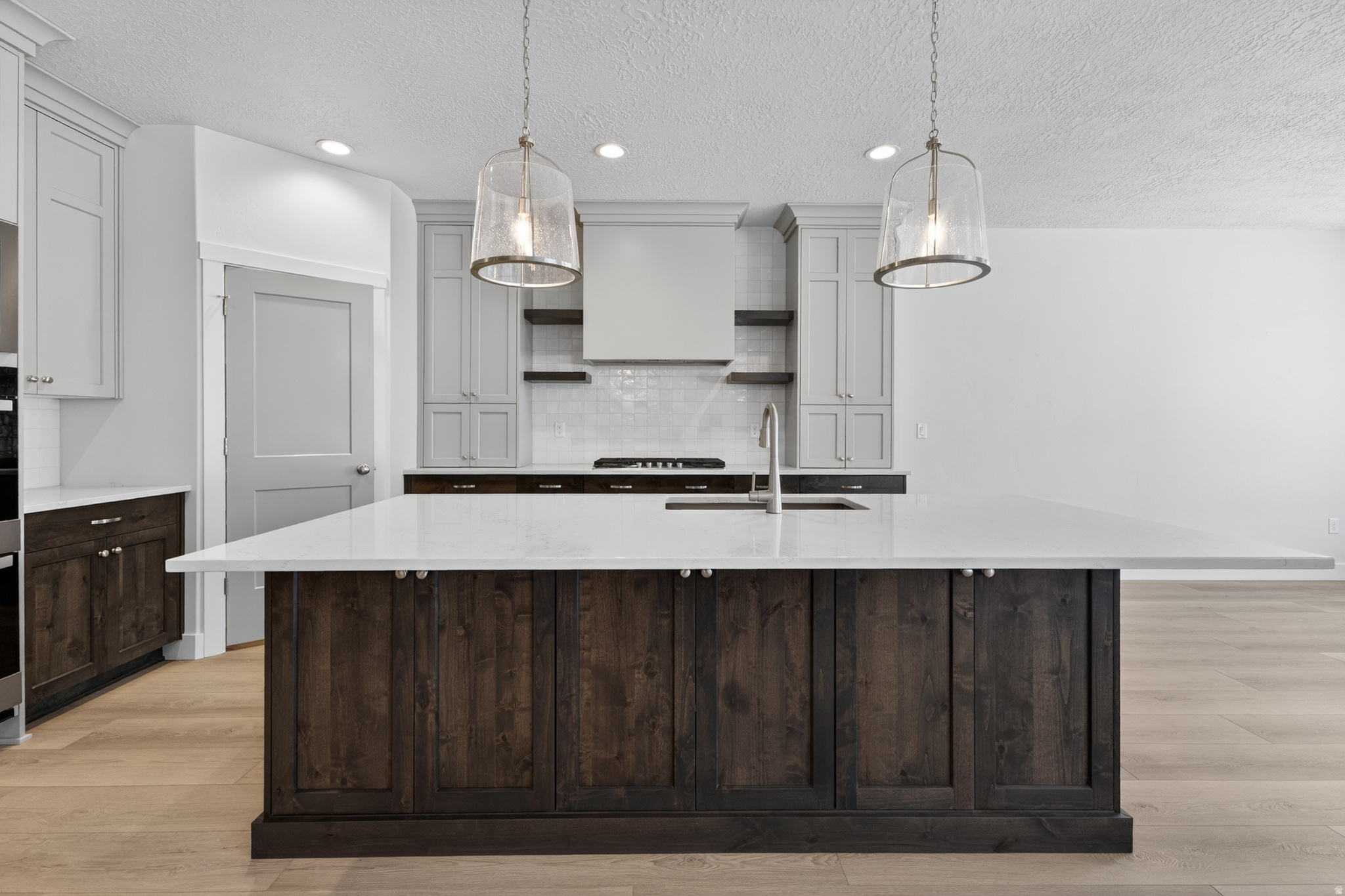 RIVERWOOD - Residential