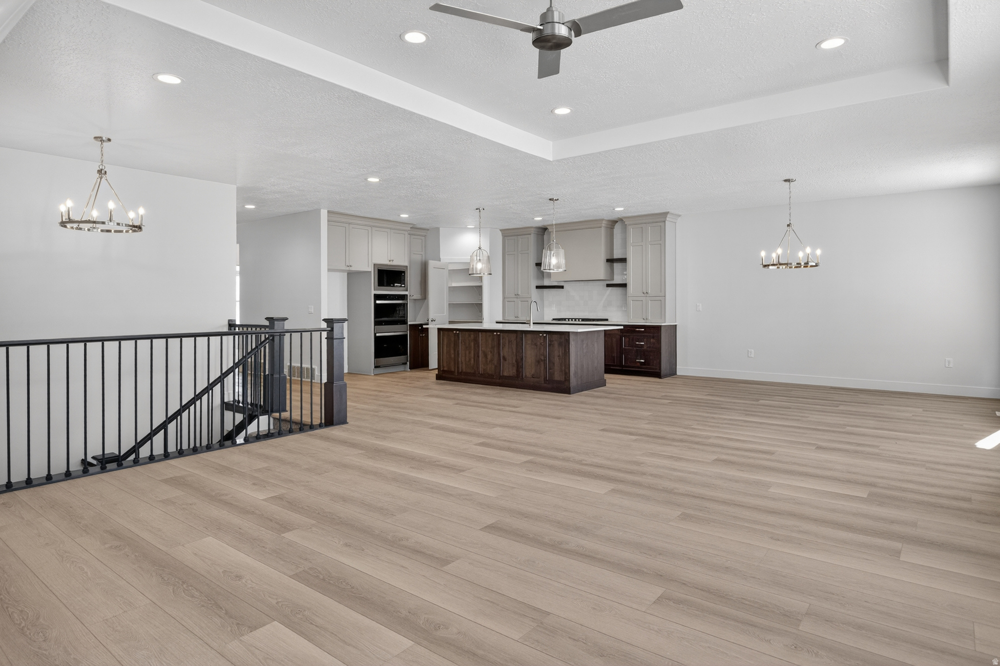 RIVERWOOD - Residential