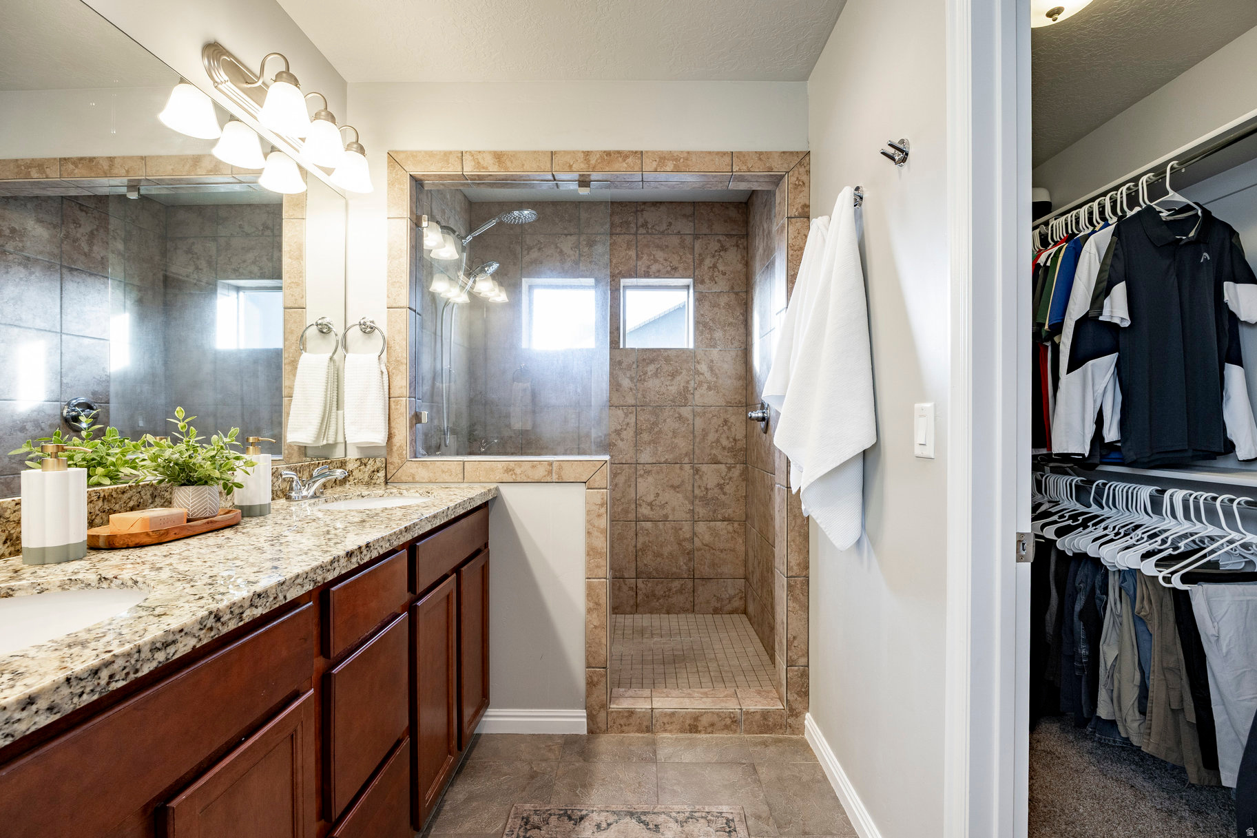 VALLEY STATION - Residential