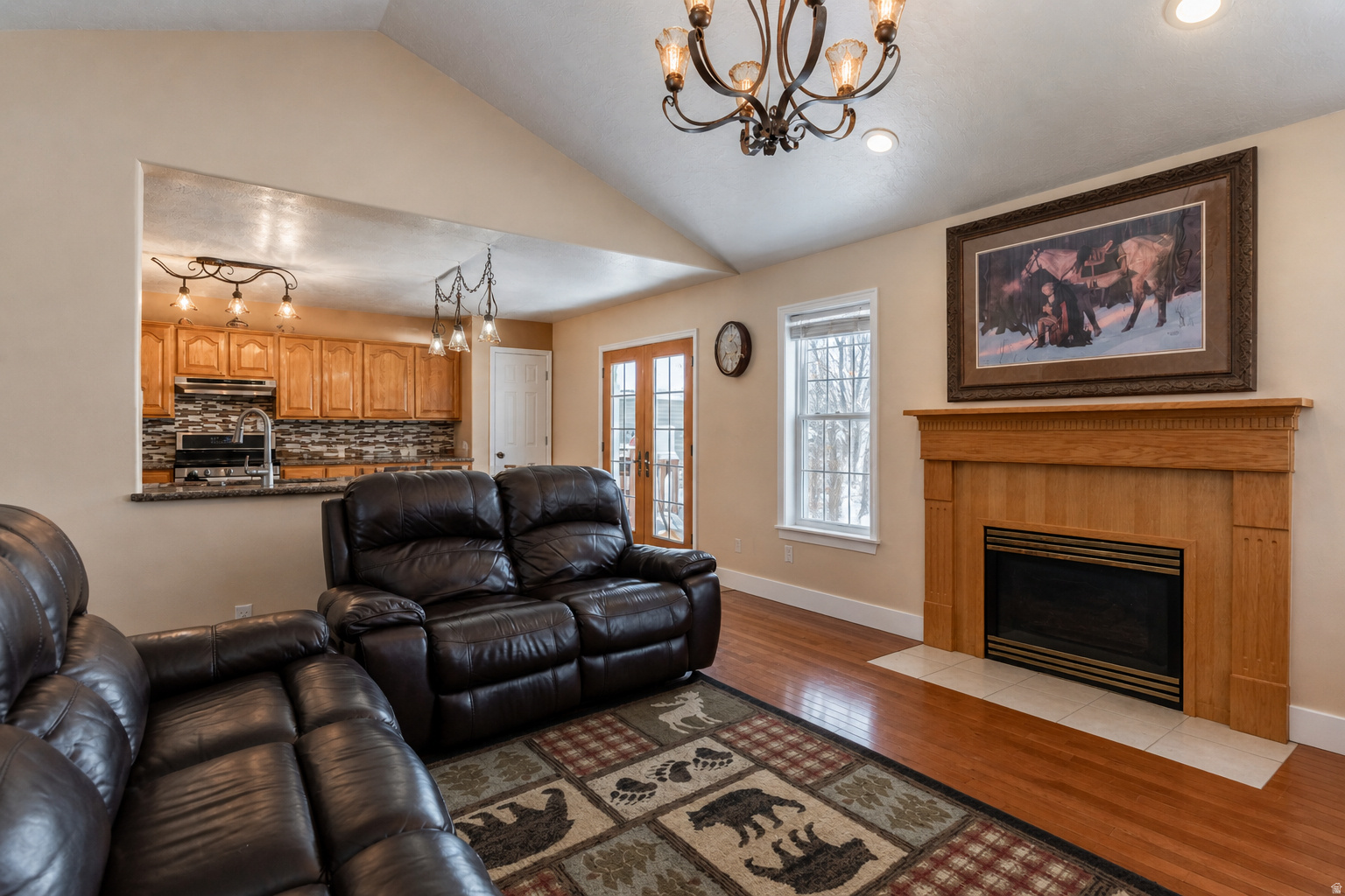 COUNTRY CLUB ESTATES - Residential