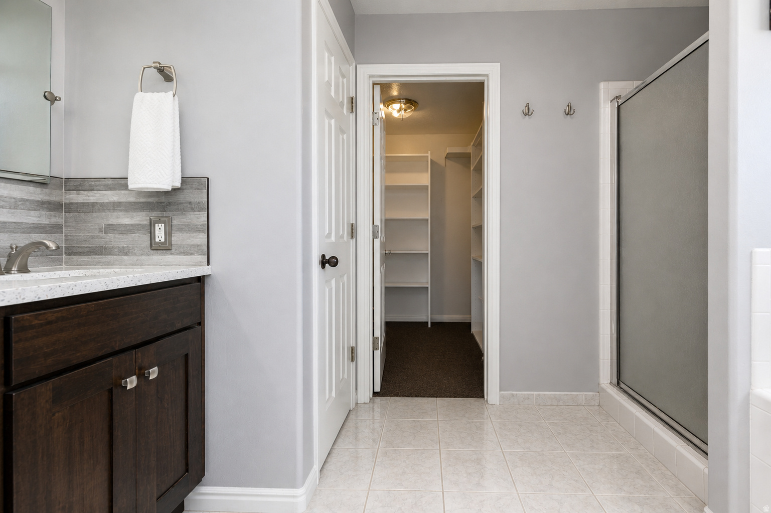 COUNTRY CLUB ESTATES - Residential