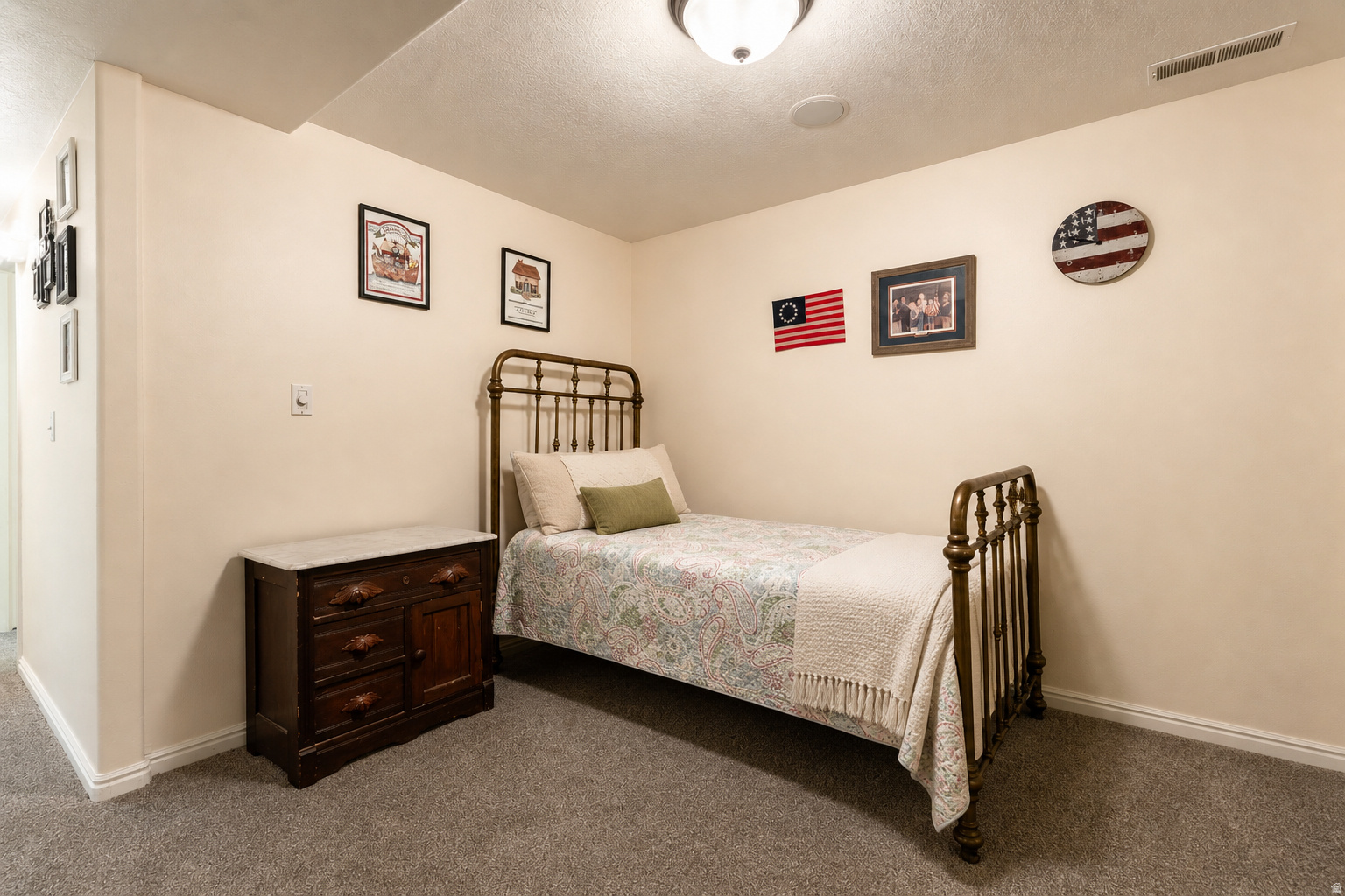 COUNTRY CLUB ESTATES - Residential