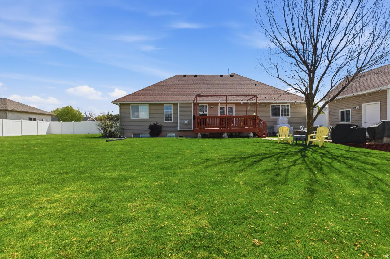 COUNTRY CLUB ESTATES - Residential
