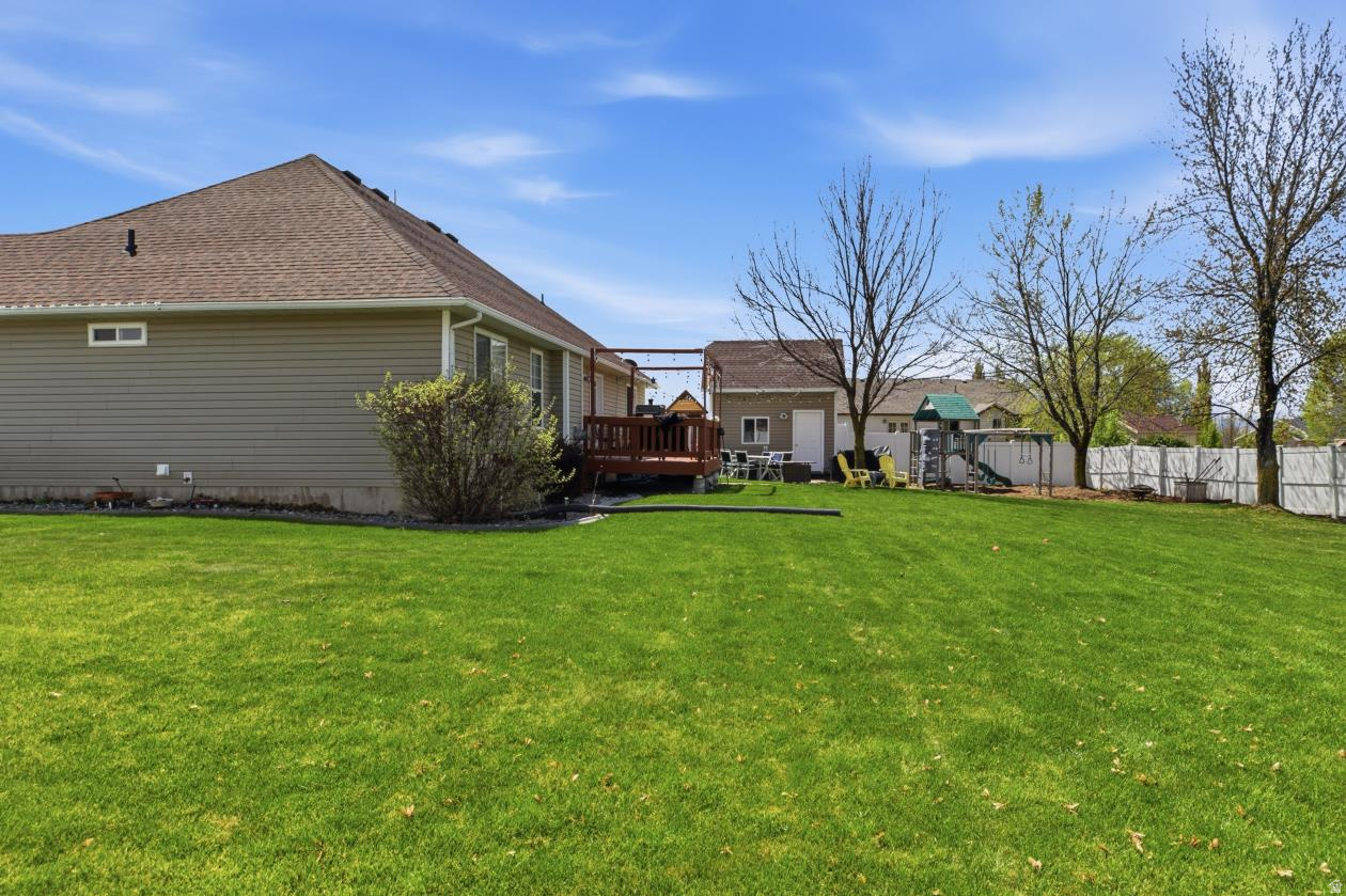 COUNTRY CLUB ESTATES - Residential