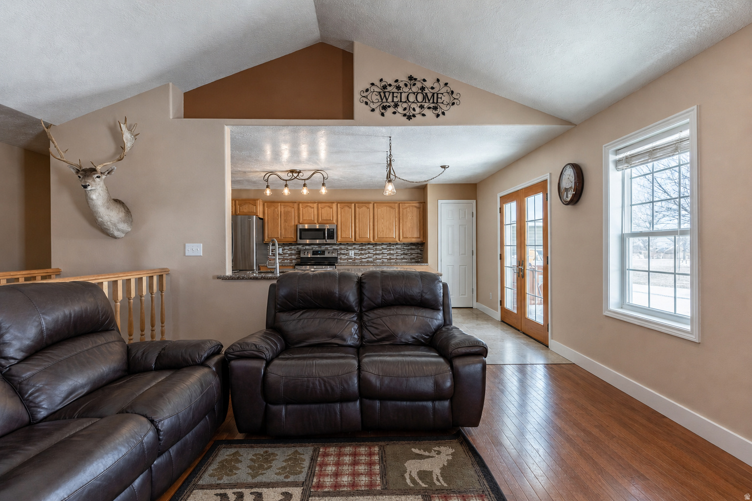 COUNTRY CLUB ESTATES - Residential