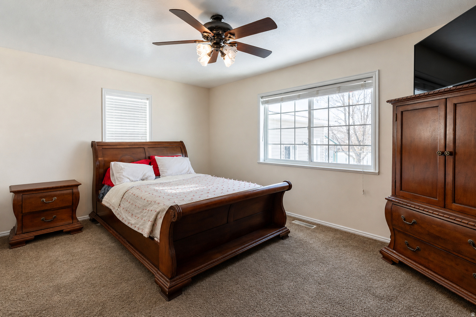 COUNTRY CLUB ESTATES - Residential