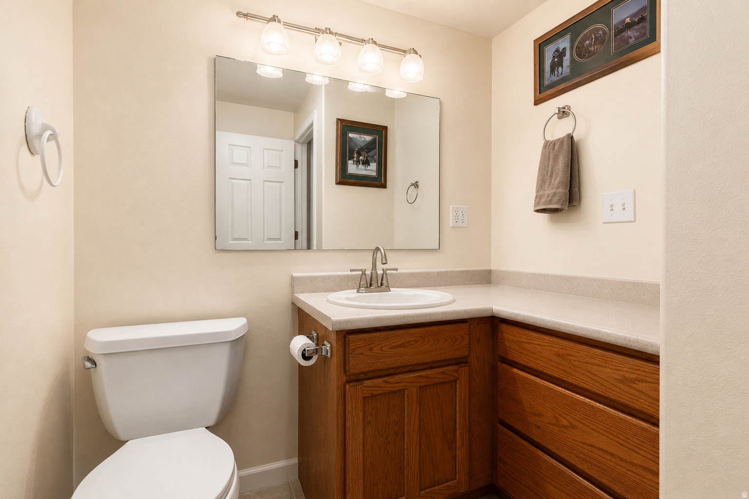 COUNTRY CLUB ESTATES - Residential