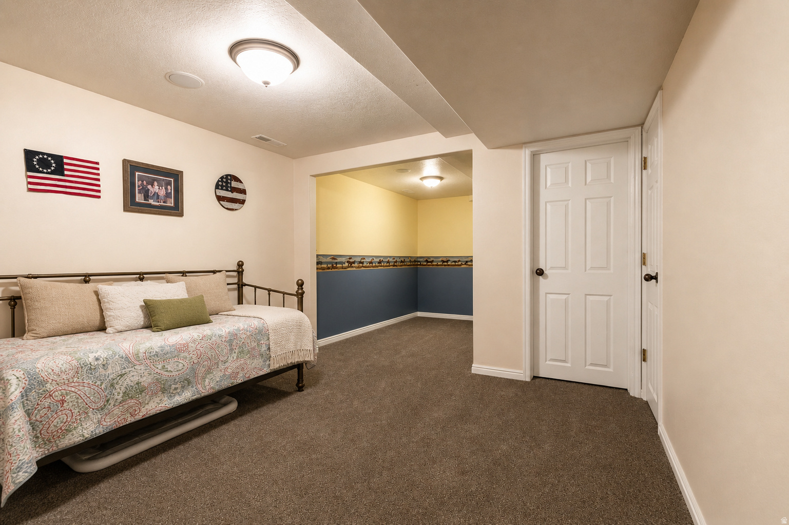 COUNTRY CLUB ESTATES - Residential