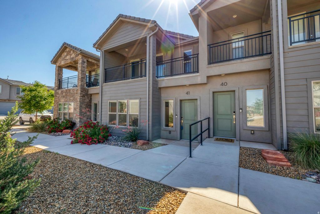Photo of 350 W OLD HWY 91 #41, Ivins, UT 84738 (MLS # 2157881)