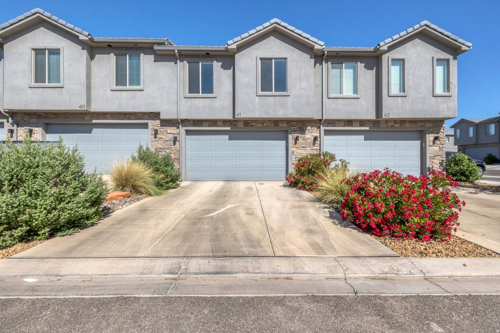 Photo of 350 W OLD HWY 91 #41, Ivins, UT 84738 (MLS # 2157881)