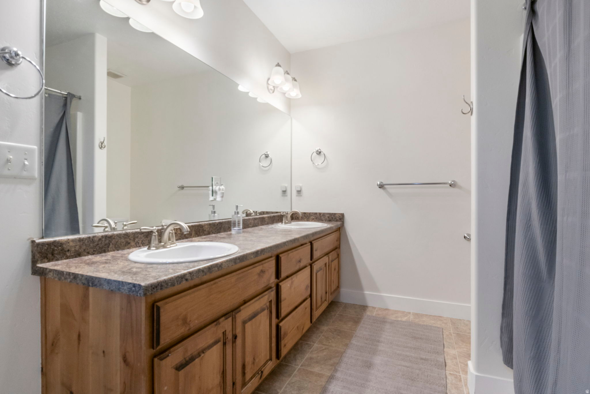 ASPEN CREST - Residential