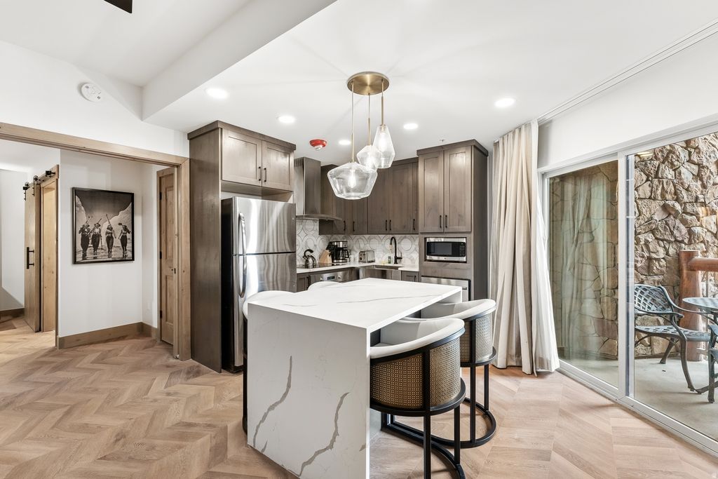 Photo of 3000 CANYONS RESORT DR #4305, Snyderville, UT 84098 (MLS # 2157465)