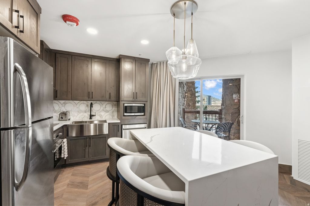 Photo of 3000 CANYONS RESORT DR #4305, Snyderville, UT 84098 (MLS # 2157465)