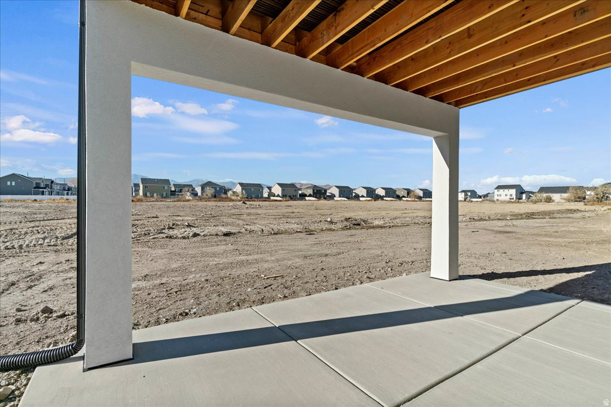 NORTH LAKE MEADOWS - Residential